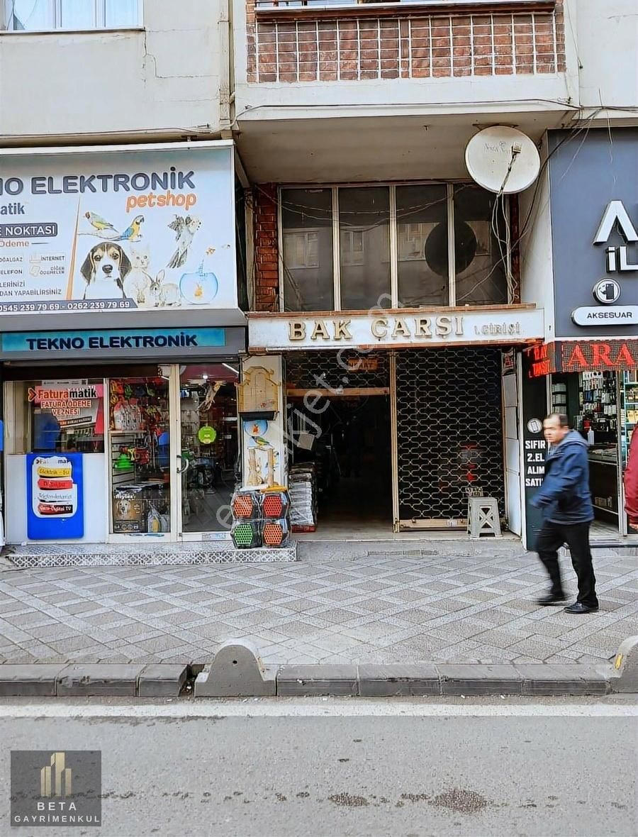 Derince Denizciler Caddesinde Kiracısız Satılık Dükkan