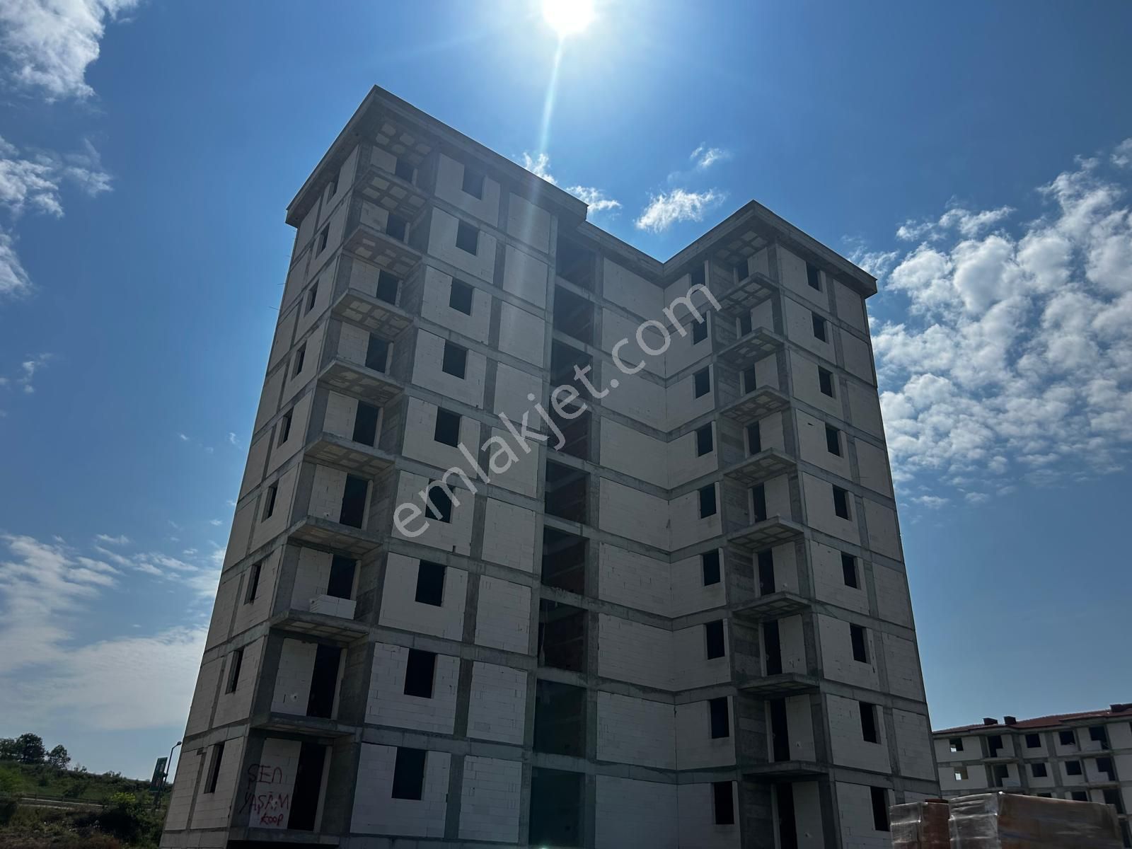 Edirne Cumhuriyet Mahallesinde Satılık 3+1 Kooperatif Hissesi