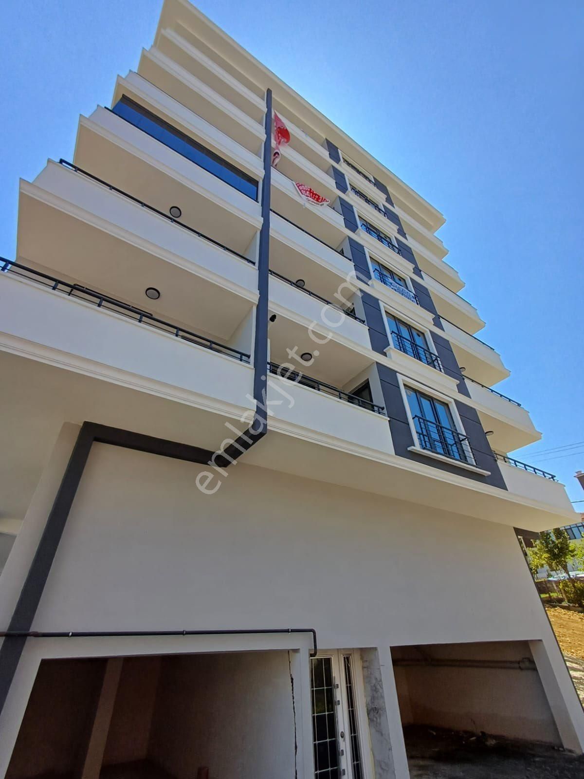 Sahibinden Körfezde Eşyalı Arakat Deniz Manzaralı 1+1