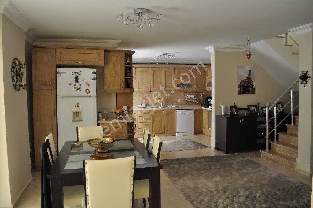 Çarşı Mah Güvenlikli Site İçinde 5+2 Ebeveyn Banyolu Lüks Villa