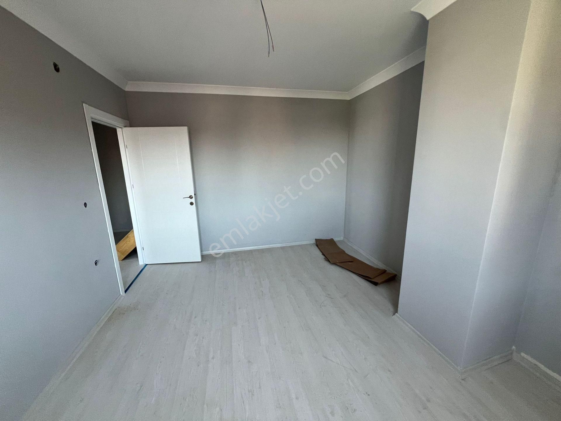 Sultanbeyli Fatih Mah. Çok Geniş 170 M2 3+2 İki Aile İçin Uygun - Görsel 14