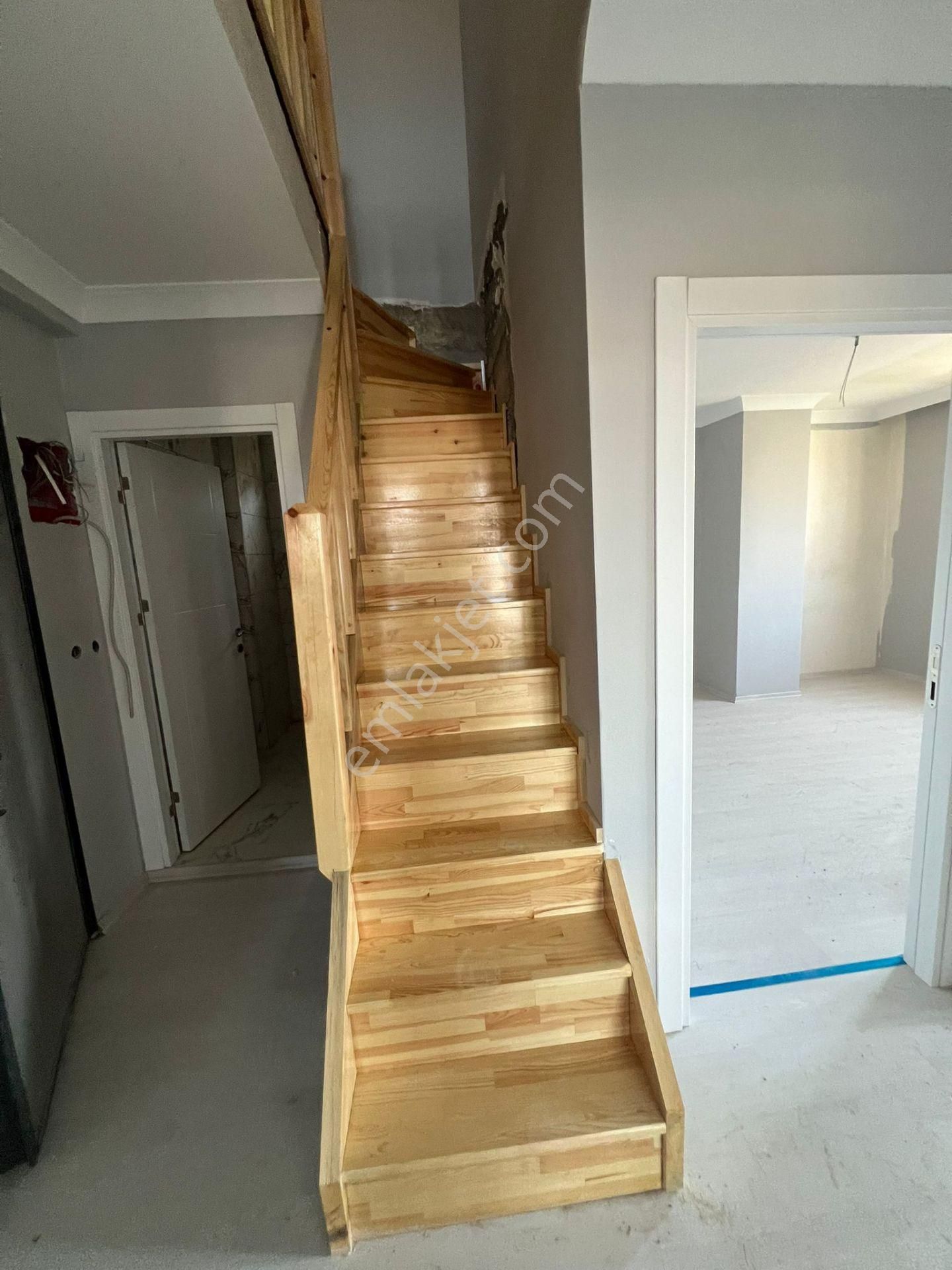 Sultanbeyli Fatih Mah. Çok Geniş 170 M2 3+2 İki Aile İçin Uygun - Görsel 18