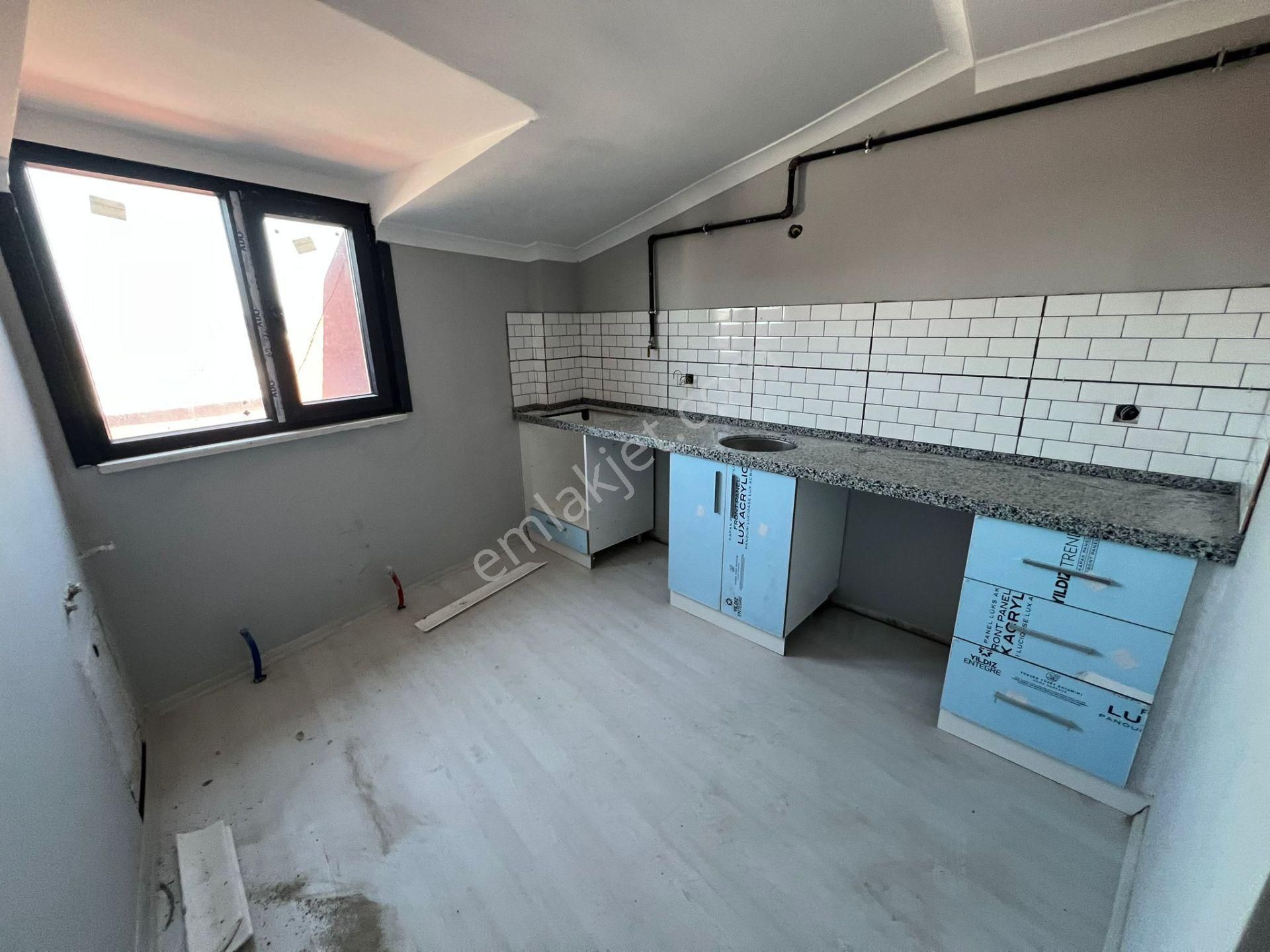 Sultanbeyli Fatih Mah. Çok Geniş 170 M2 3+2 İki Aile İçin Uygun - Görsel 22