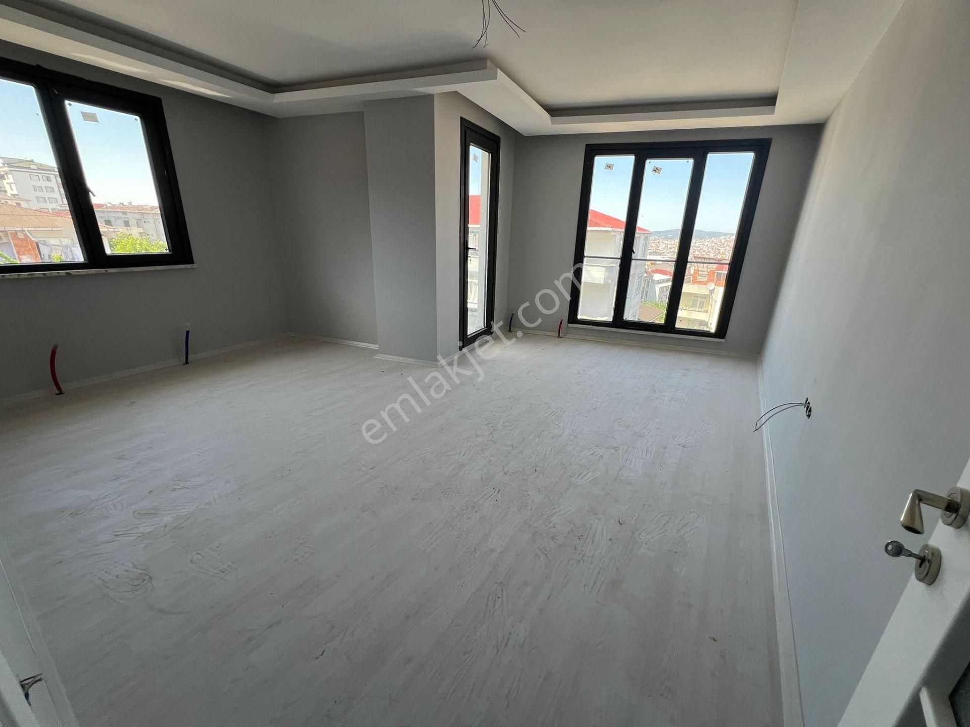 Sultanbeyli Fatih Mah. Çok Geniş 170 M2 3+2 İki Aile İçin Uygun - Görsel 5