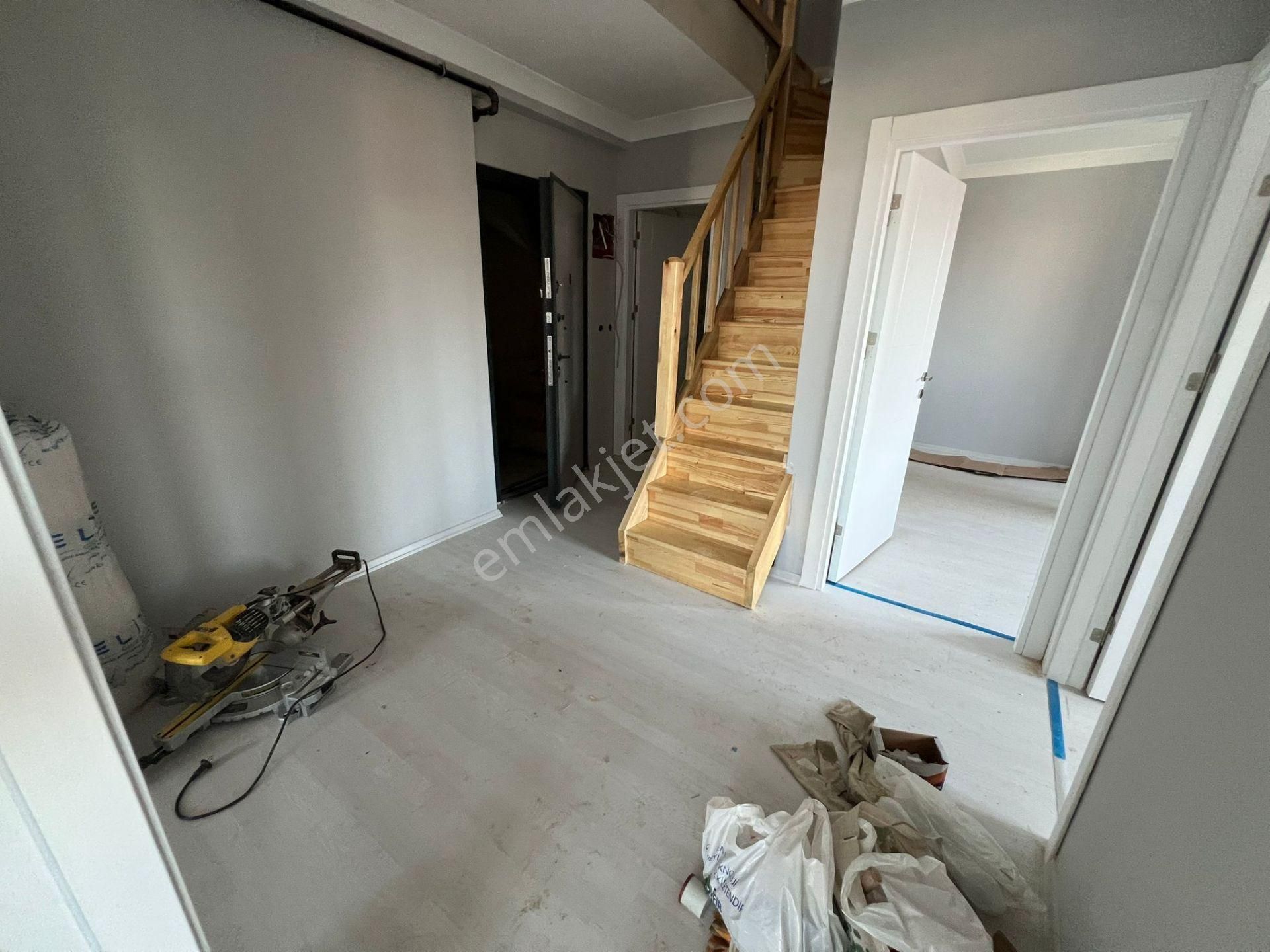 Sultanbeyli Fatih Mah. Çok Geniş 170 M2 3+2 İki Aile İçin Uygun - Görsel 15