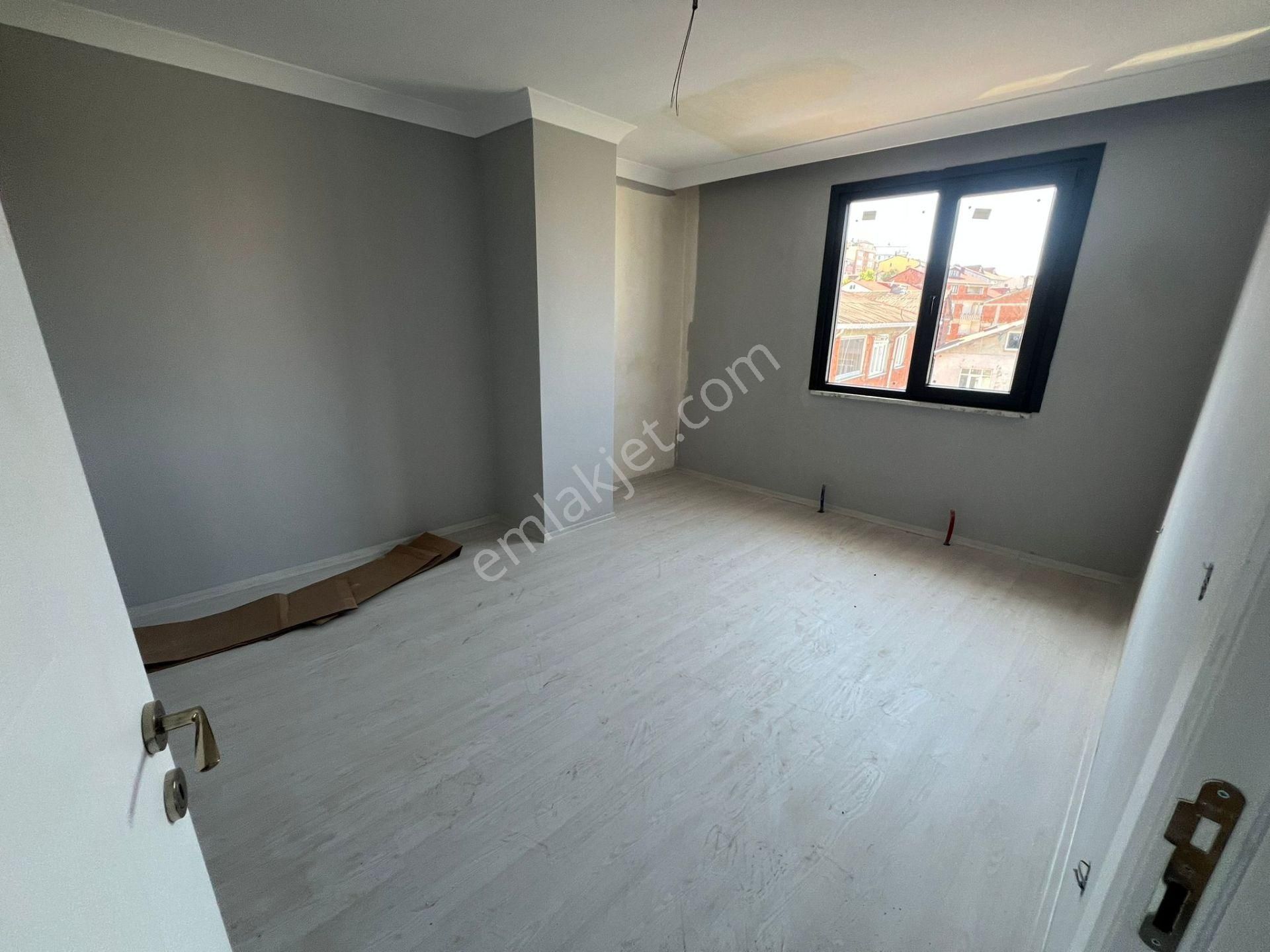 Sultanbeyli Fatih Mah. Çok Geniş 170 M2 3+2 İki Aile İçin Uygun - Görsel 13