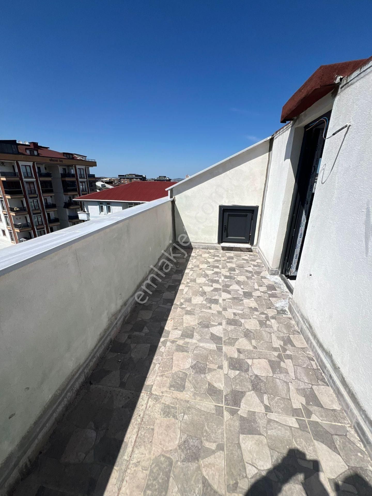 Sultanbeyli Fatih Mah. Çok Geniş 170 M2 3+2 İki Aile İçin Uygun - Görsel 30