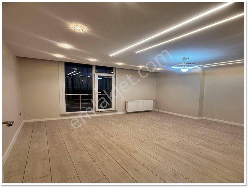 Metrobüs Güzergahında Acil Satılık 2+1 Geniş 110 M2 Fırsat Daire