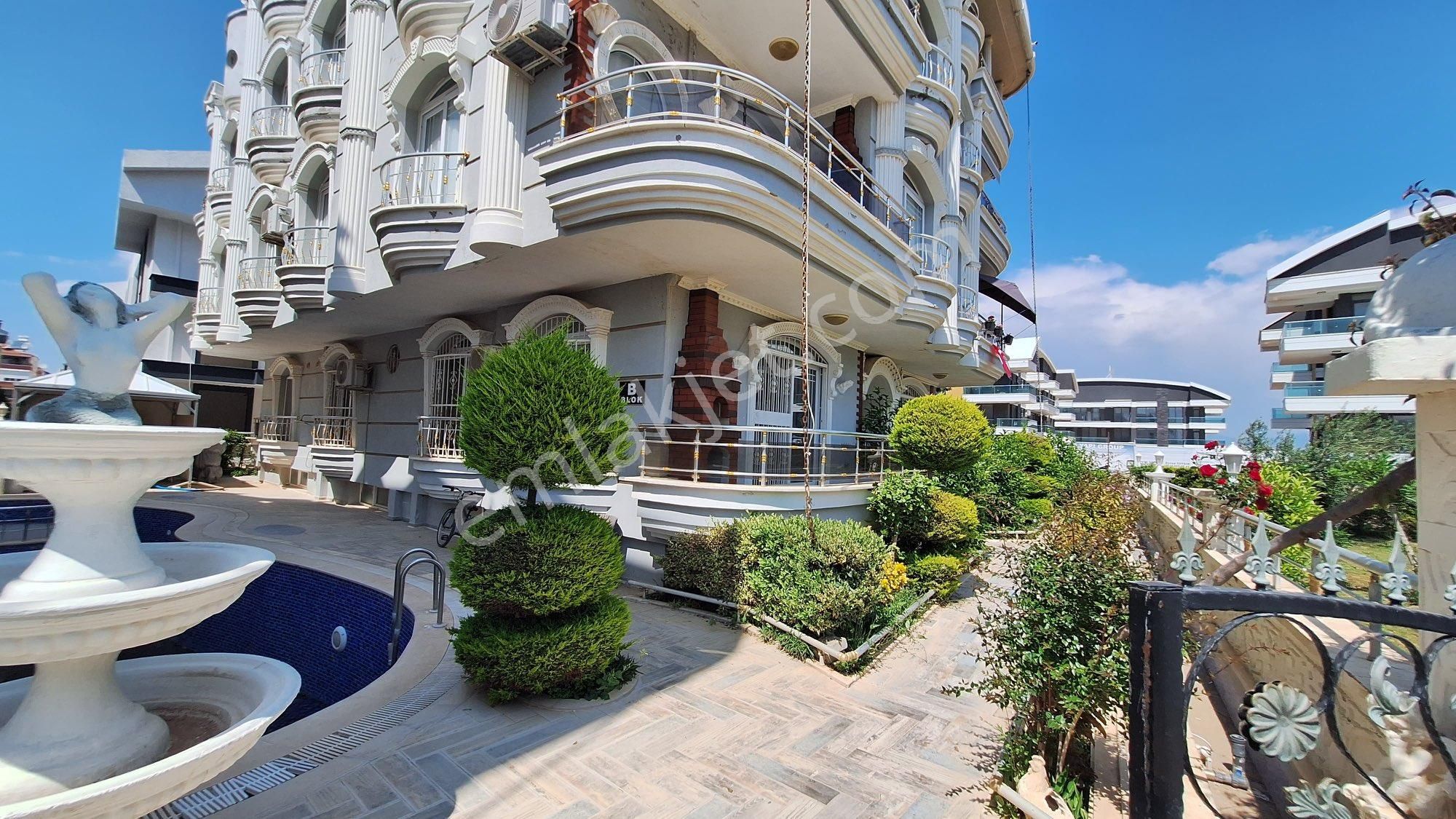 Didim Altınkumda Denize Yakın Havuzlu 2+1 Site İçi Lüks Daire