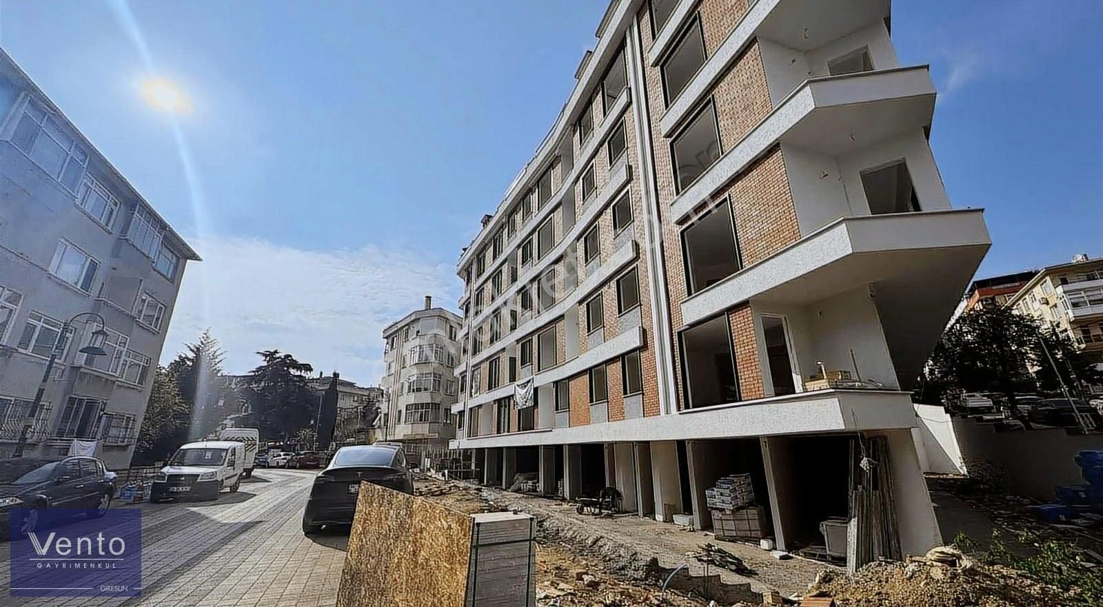 Vento'dan Kılavuz Çayırında Merkezi Konumda Tuvaletli Dükkan