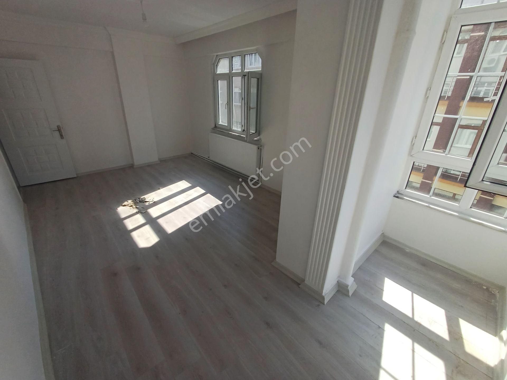 Zeytinburnu Nuripaşa Mah'de Ulu Camine Yakın 2+1 78m²masrafsız Satılık Daire Osmanlı Emlak