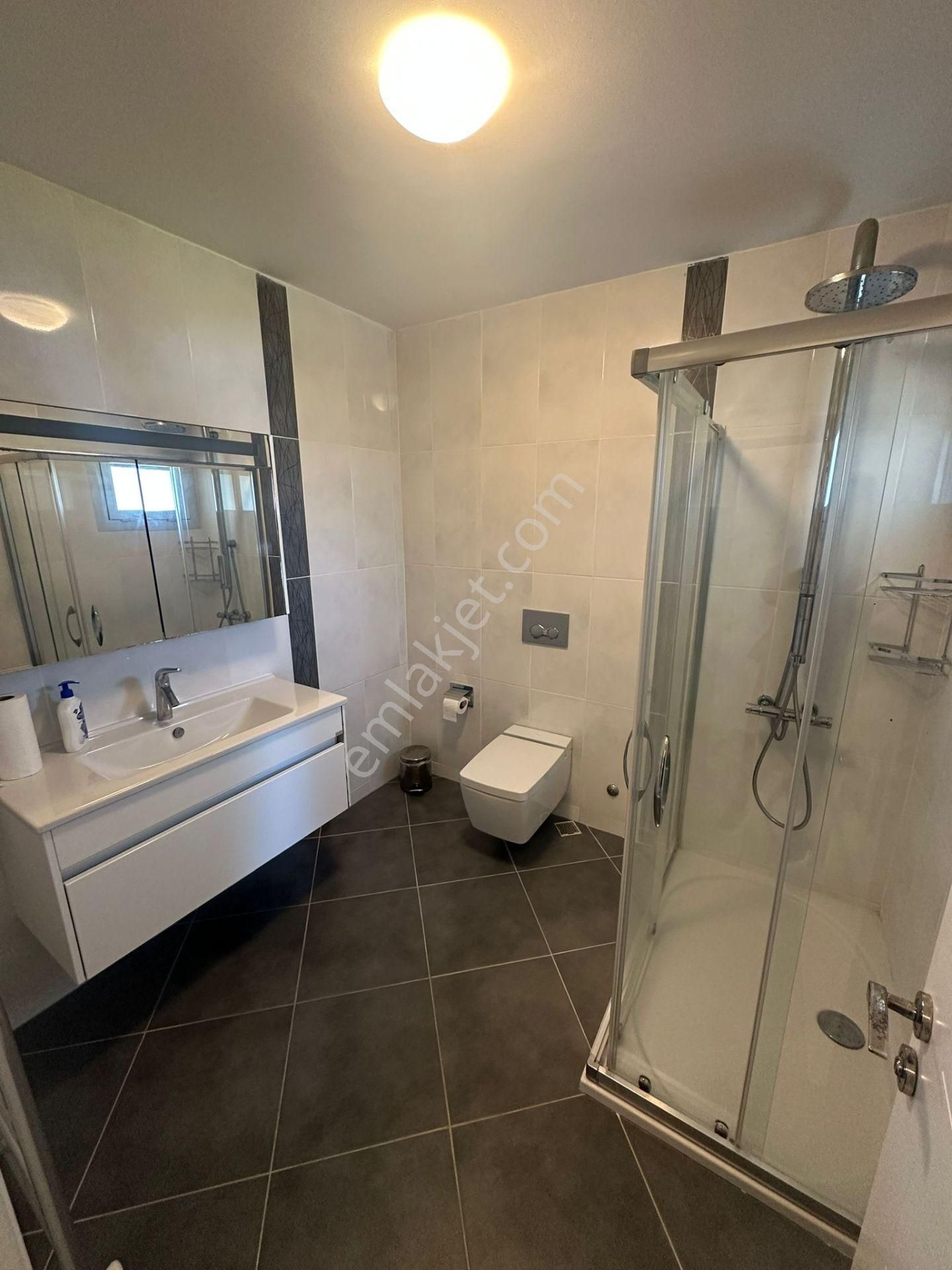 Çeşme Ardıç Paşalimanı'nda Plaja Yürüme Mesafesinde Kiralık Tripleks Villa - Görsel 28