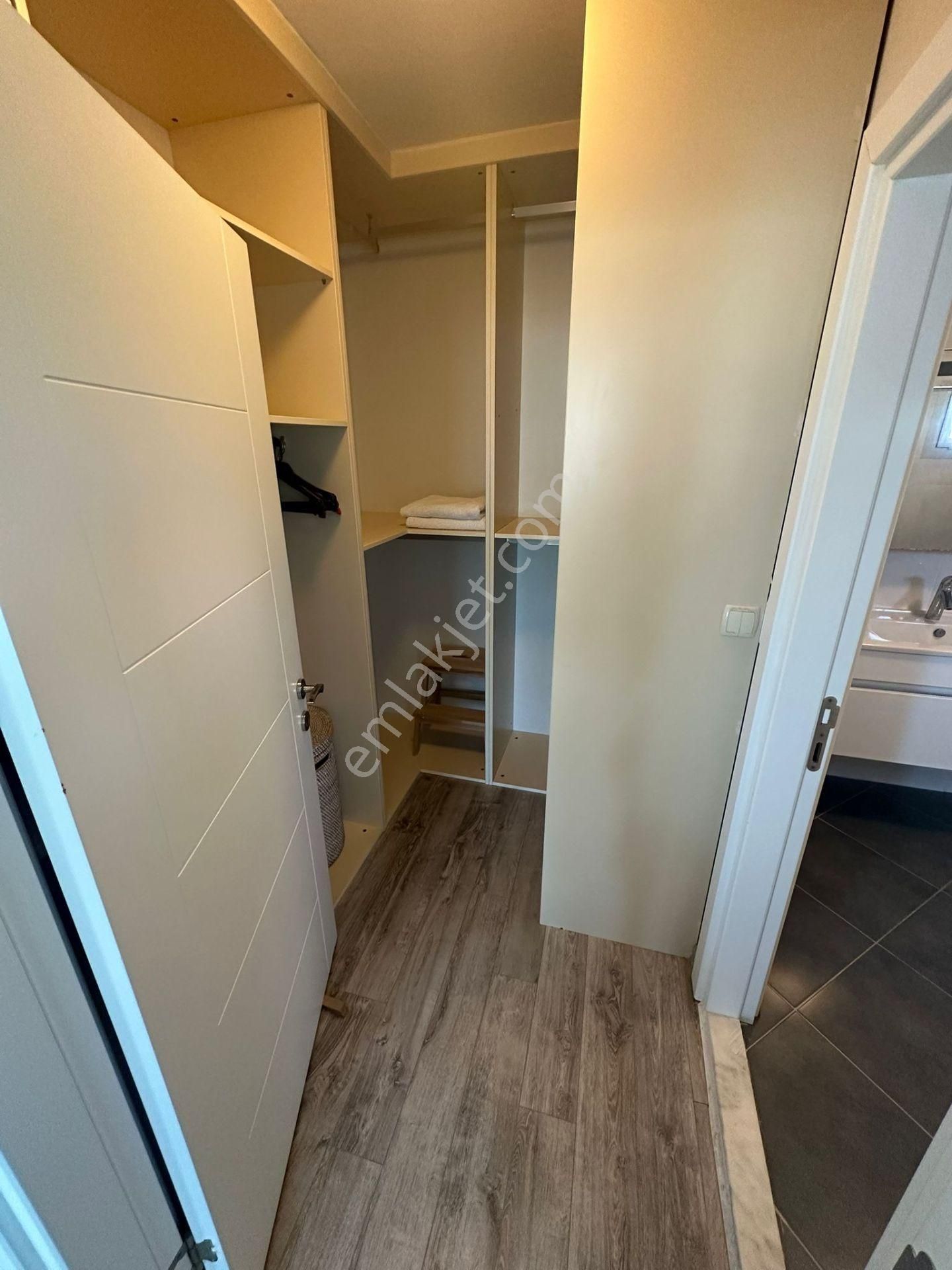 Çeşme Ardıç Paşalimanı'nda Plaja Yürüme Mesafesinde Kiralık Tripleks Villa - Görsel 30