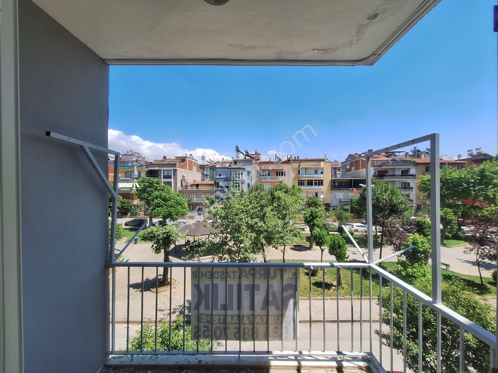 Ödemiş Çarşı Merkeze Yürüme Mesafesinde Ara Kat Satılık Daire (2+1)