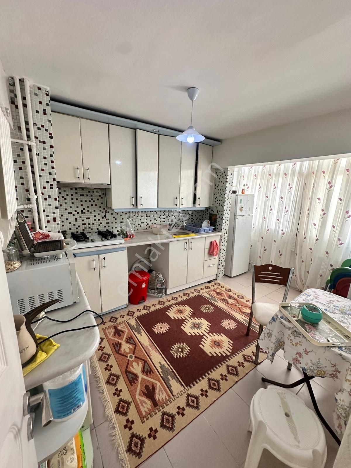 Katlı Otopark Karşısı 3+1 Asansörlü Ara Kat Satılık Daire