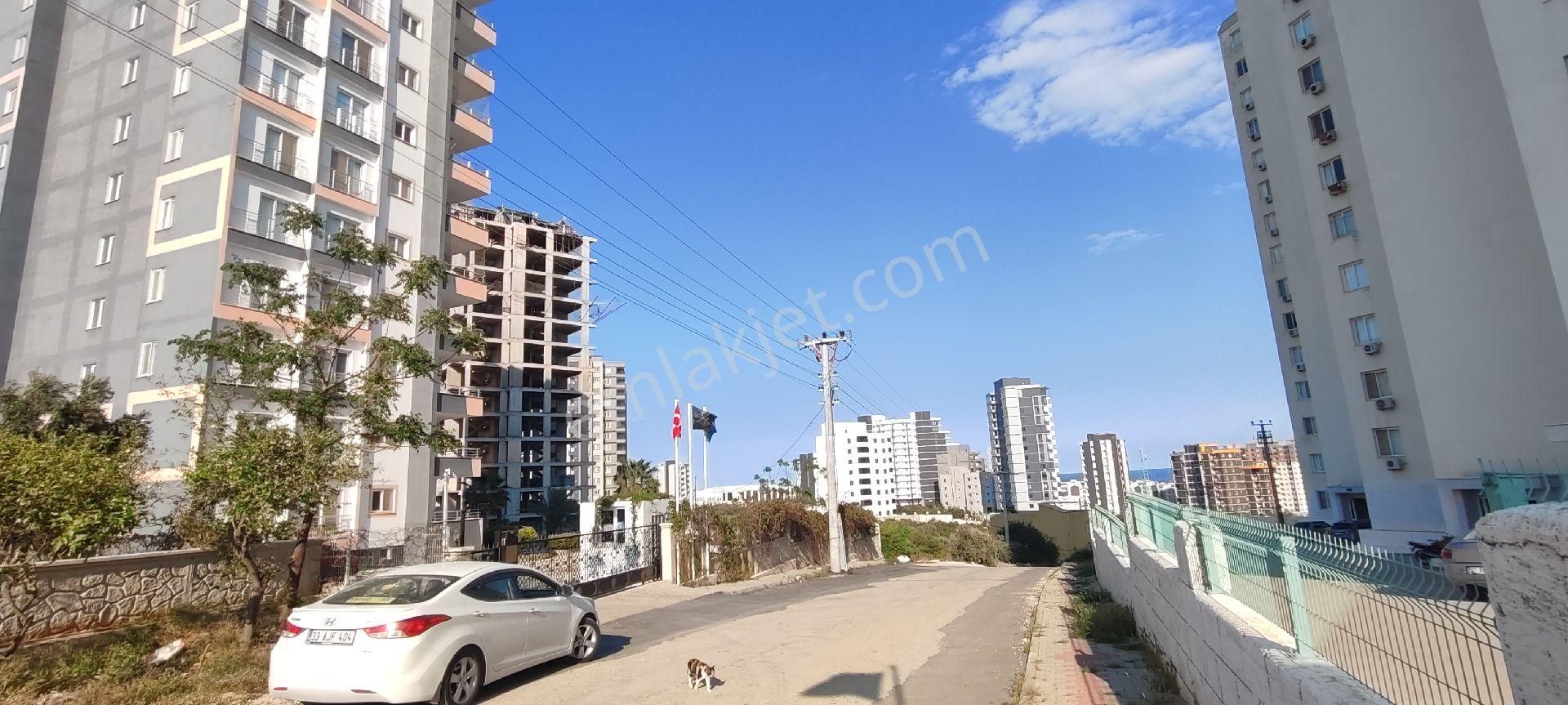 Erdemli Ayaş Mahallesinde Kavuzlu Sitede Satılık 2+1 Daire