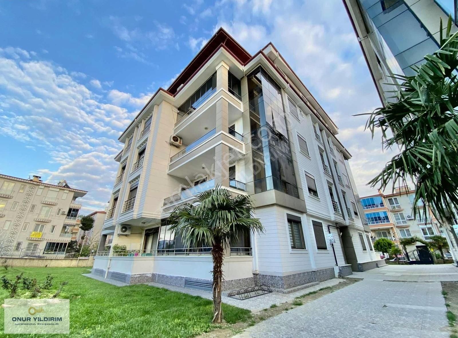 Sadece Onur Yıldırım Dan Akçay Merkezde Satılık 5+1 Lüx Dublex