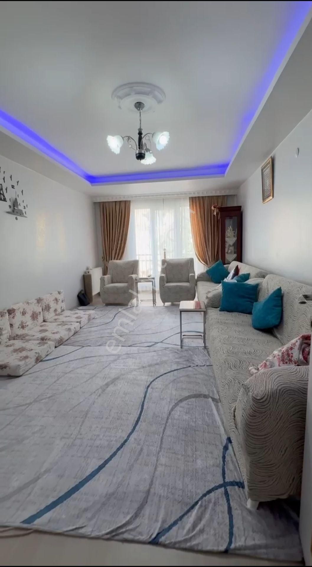 Acil Sahibinden İstanbul Esenyurta Merkezi Konum Da Satılık 3+1 İskanlı Asansörlü Çift Balkonlu