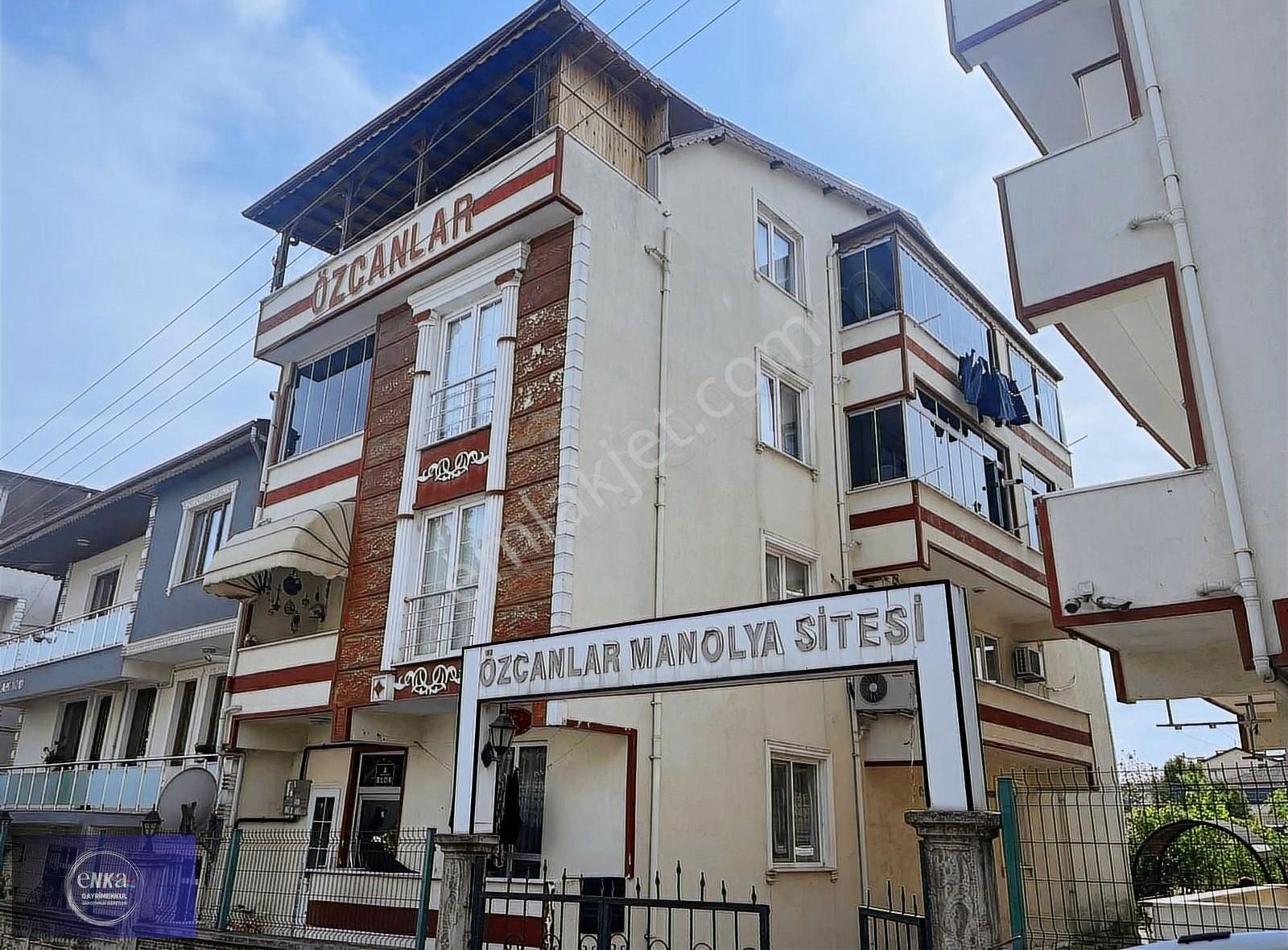 Enka'dan Körfez Yss Mah'de Site İçi 3+1 Yüksek Giriş Daire Acil