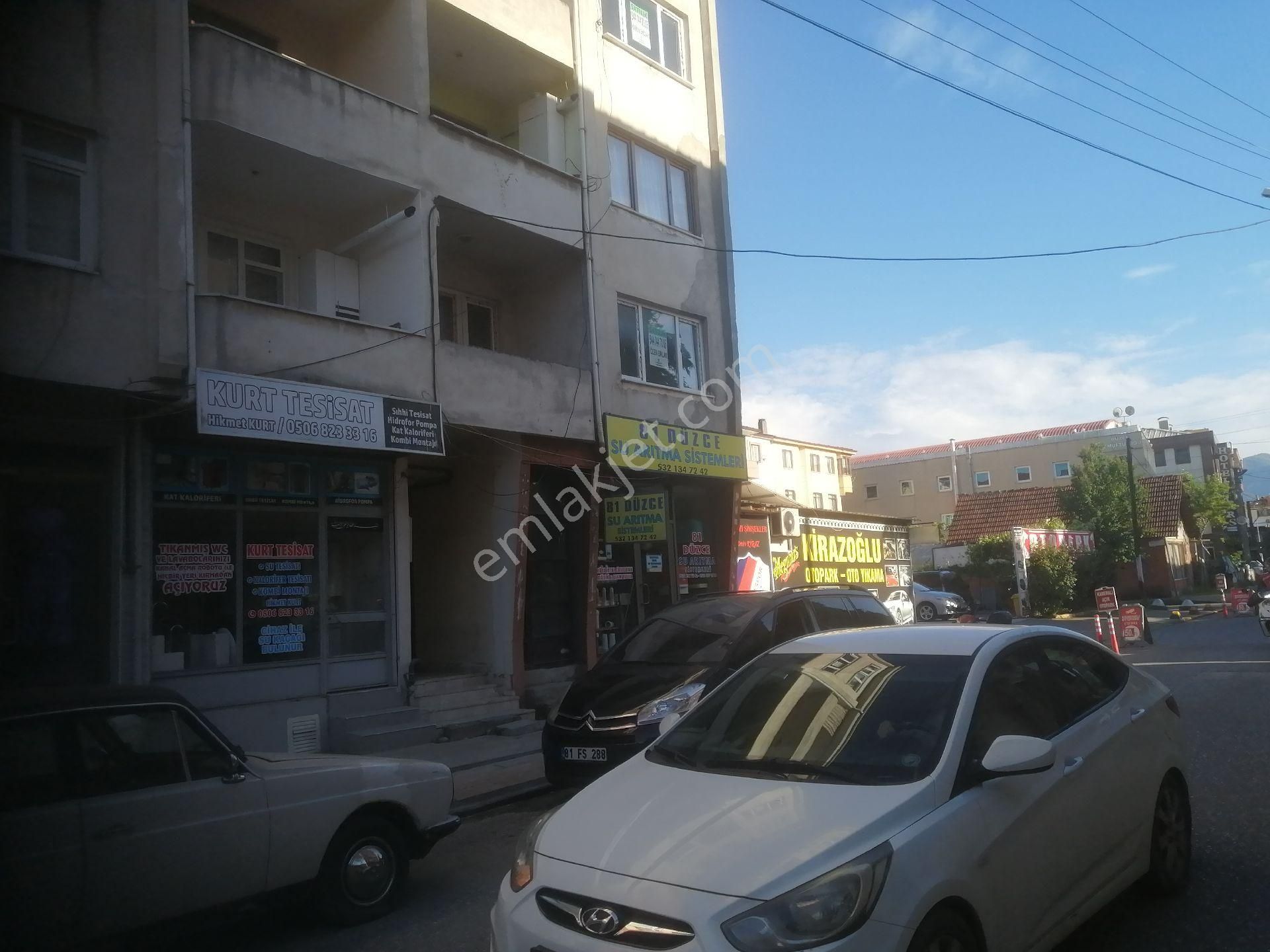 Burhaniye Mah 4katlı 3ncü Kat 3+1 Satılık Daire
