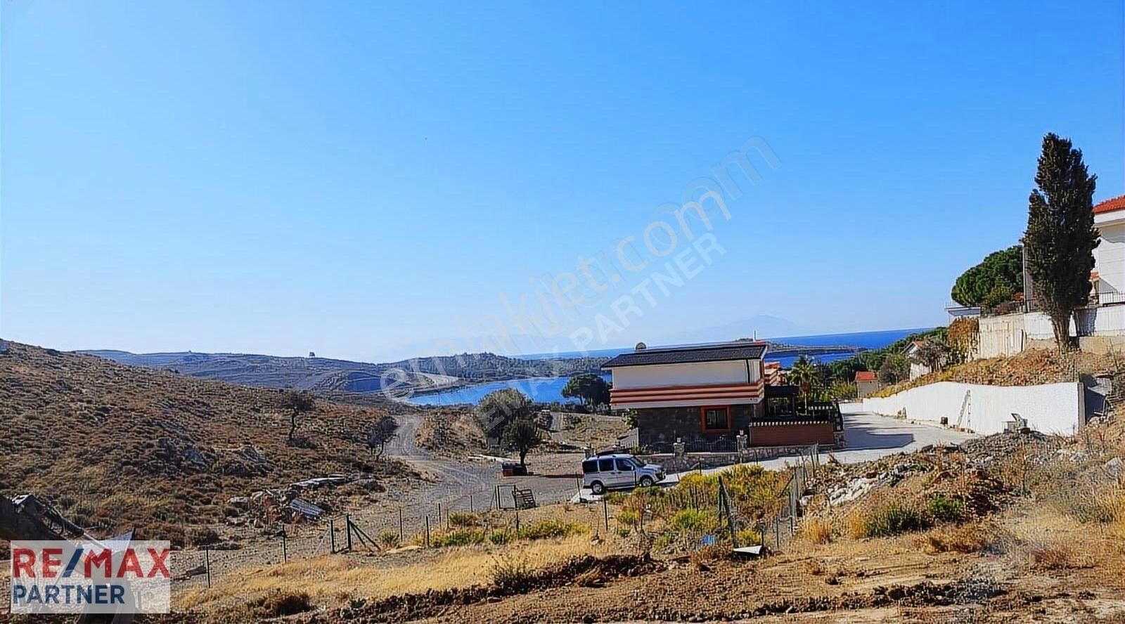Deniz Manzaralı Satılık İmarlı Villa Arsası