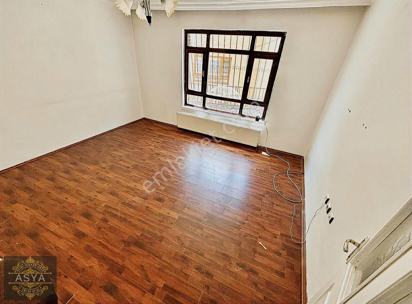 Bademlik Cadde Üzeri Yapılı Balkonlu Güneş İçinde Kiralık
