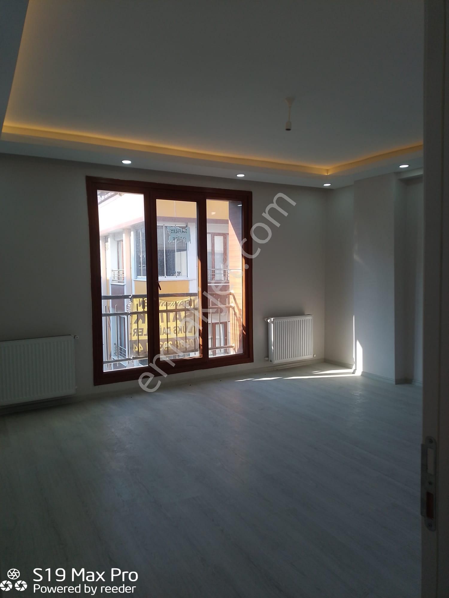 Sultangazi Satılık Dubleks 4+2 Odalı 210 M² Sıfır Yaşında