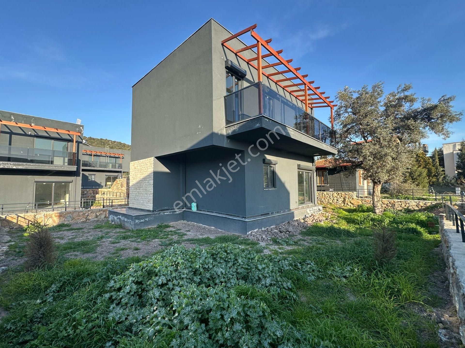 Kıyıkışlacık'ta Plaja Yakın Müstakil Sıfır Villa