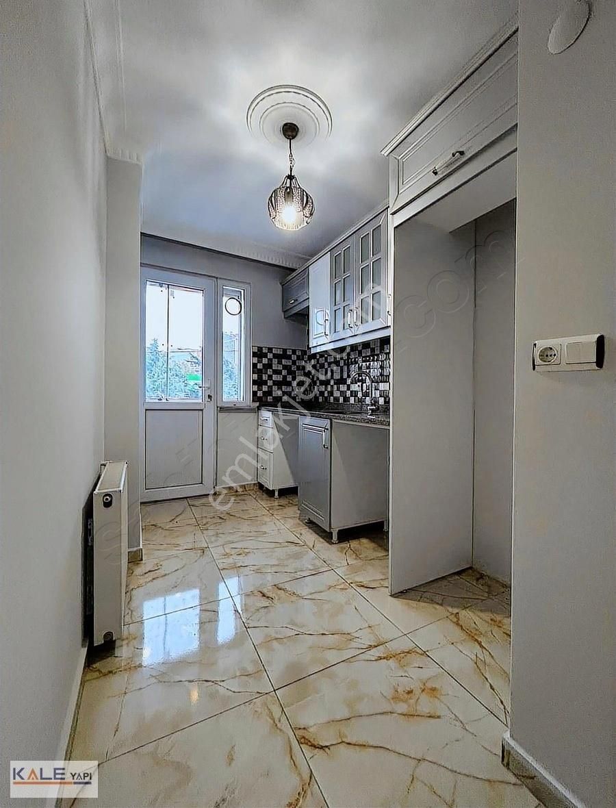 Merkezi Konumda Satılık 2+1 Çift Balkonlu Daire