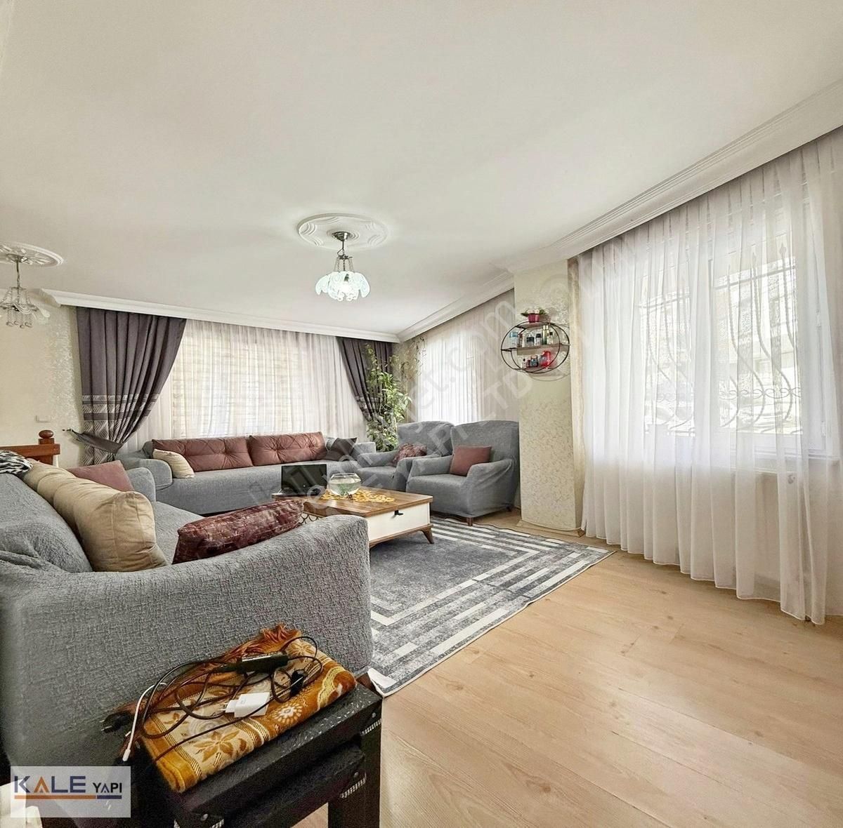 Merkezi Konum 2+1 Balkonlu Yüksek Giriş Emsali Satılık Daire