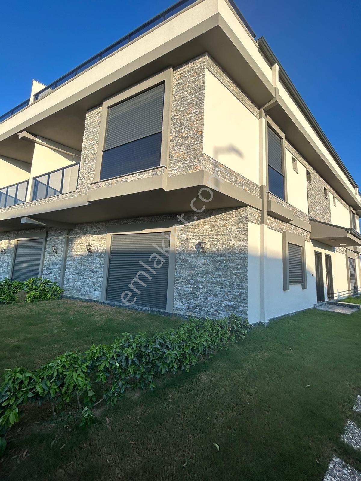 Didimde Deniz Manzaralı Satılık 3+1 Fırsat Villa