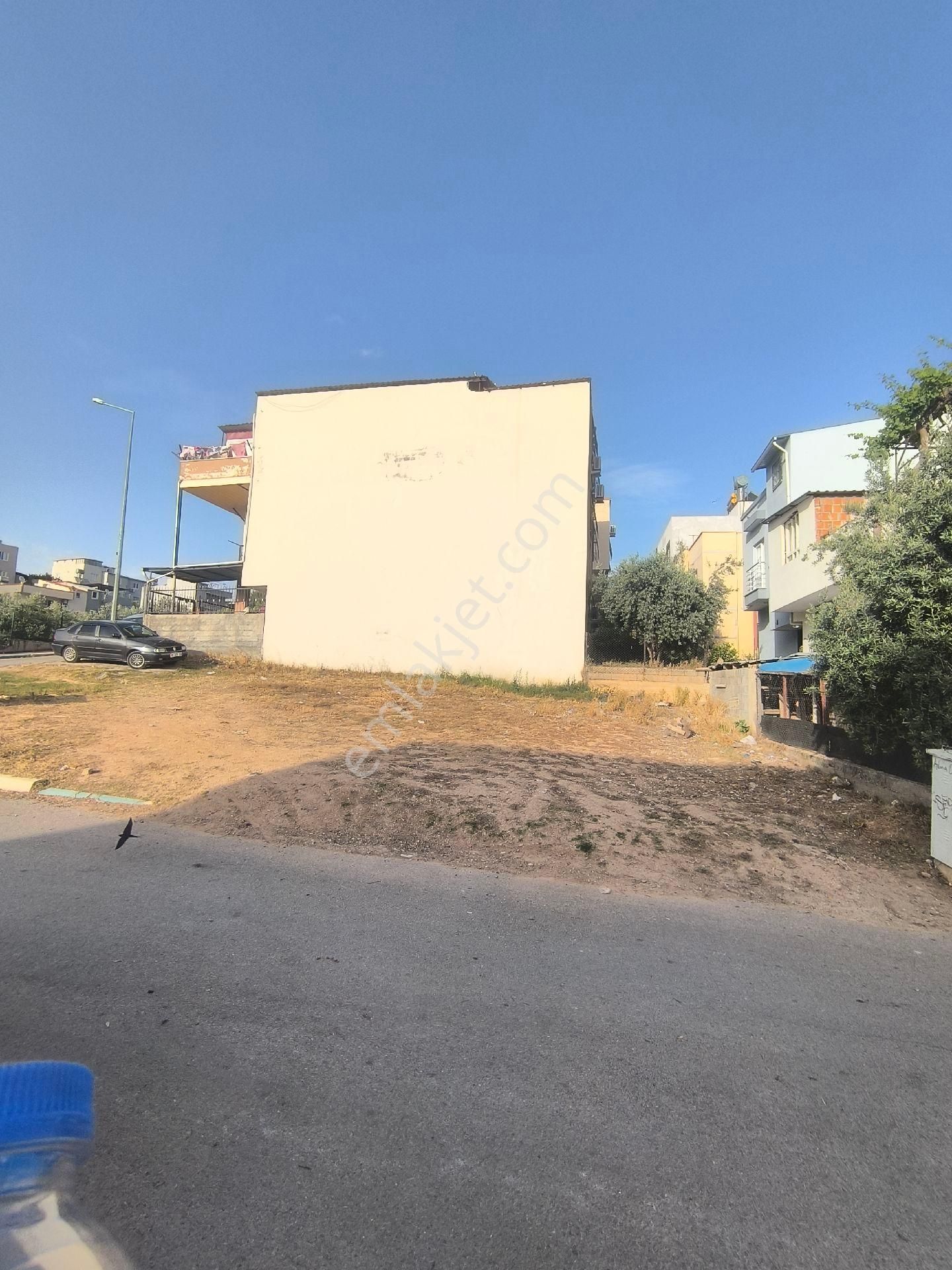 Demirhan Emlak'tan Köşe Başı Kata İnşaata Açık Arsa