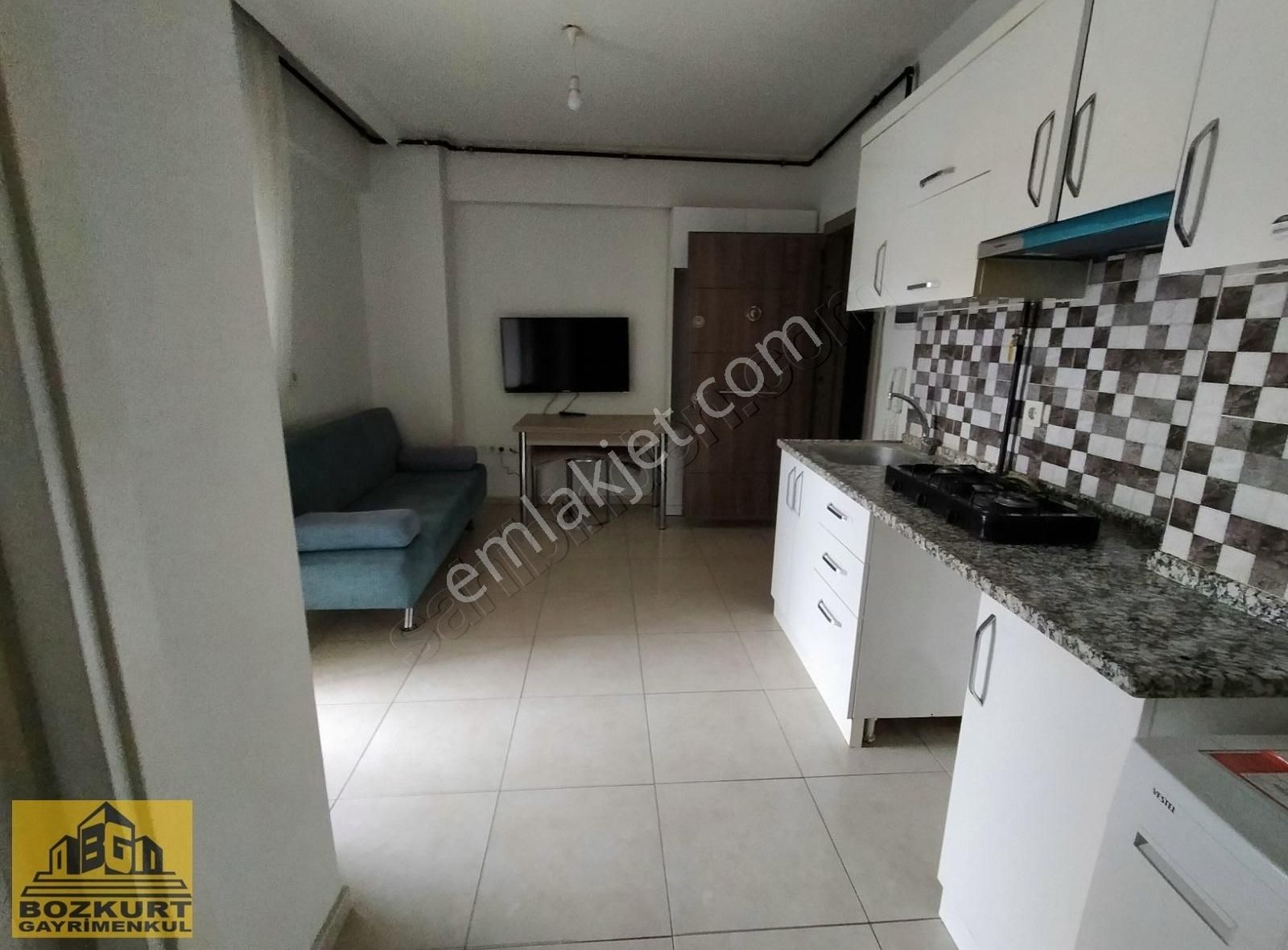 Aile Apartında Akkonakda 50m2 1+1 Balkonlu Eşyalı Kiralık Daire