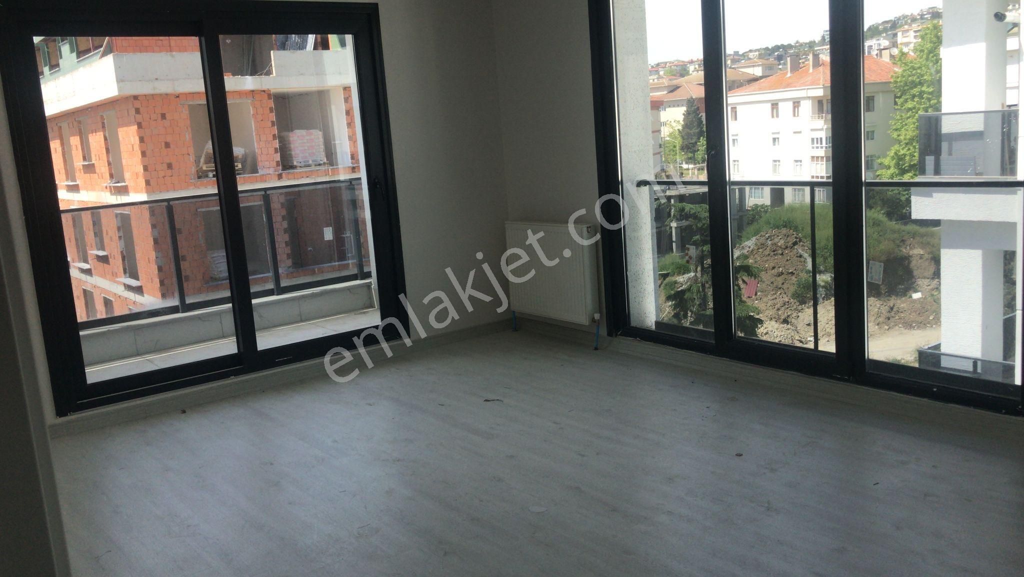 Atatürk Mah. Sahile 1 Dk Kiralık 150m Dubleks 4+2