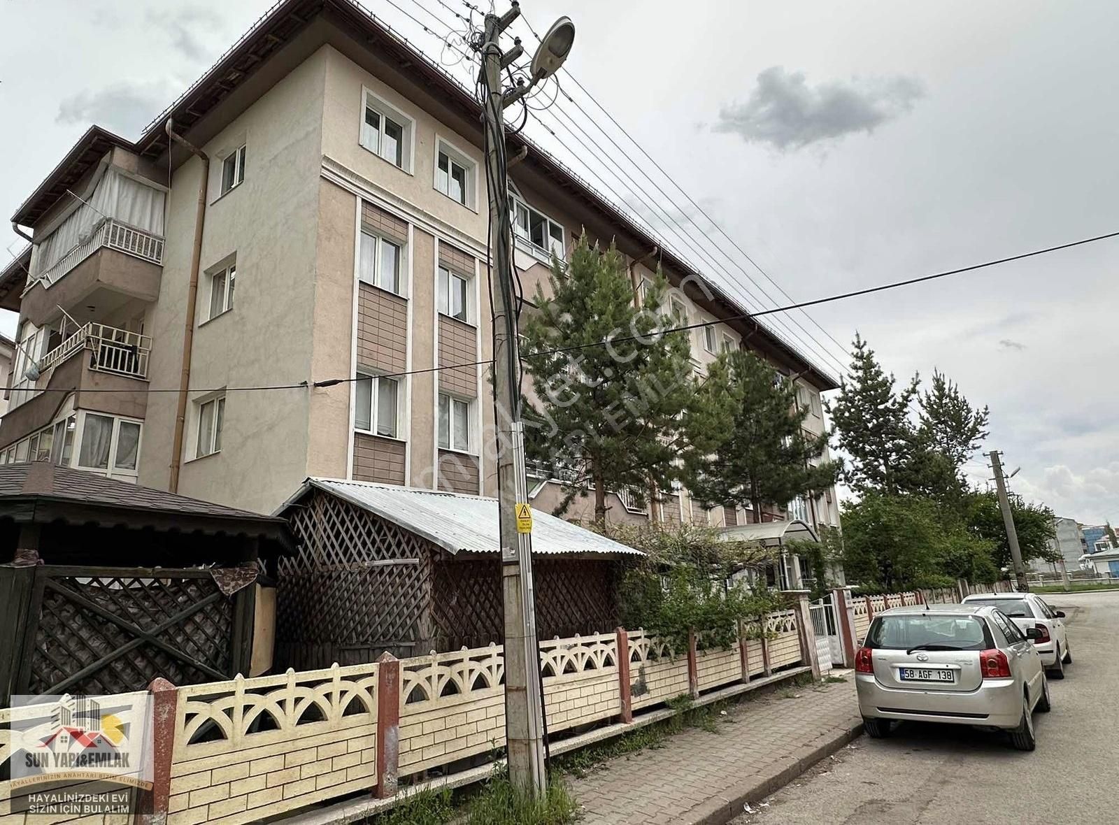 Sun Yapı Emlaktan Mehmetakifte 3+1 Satılık Daire