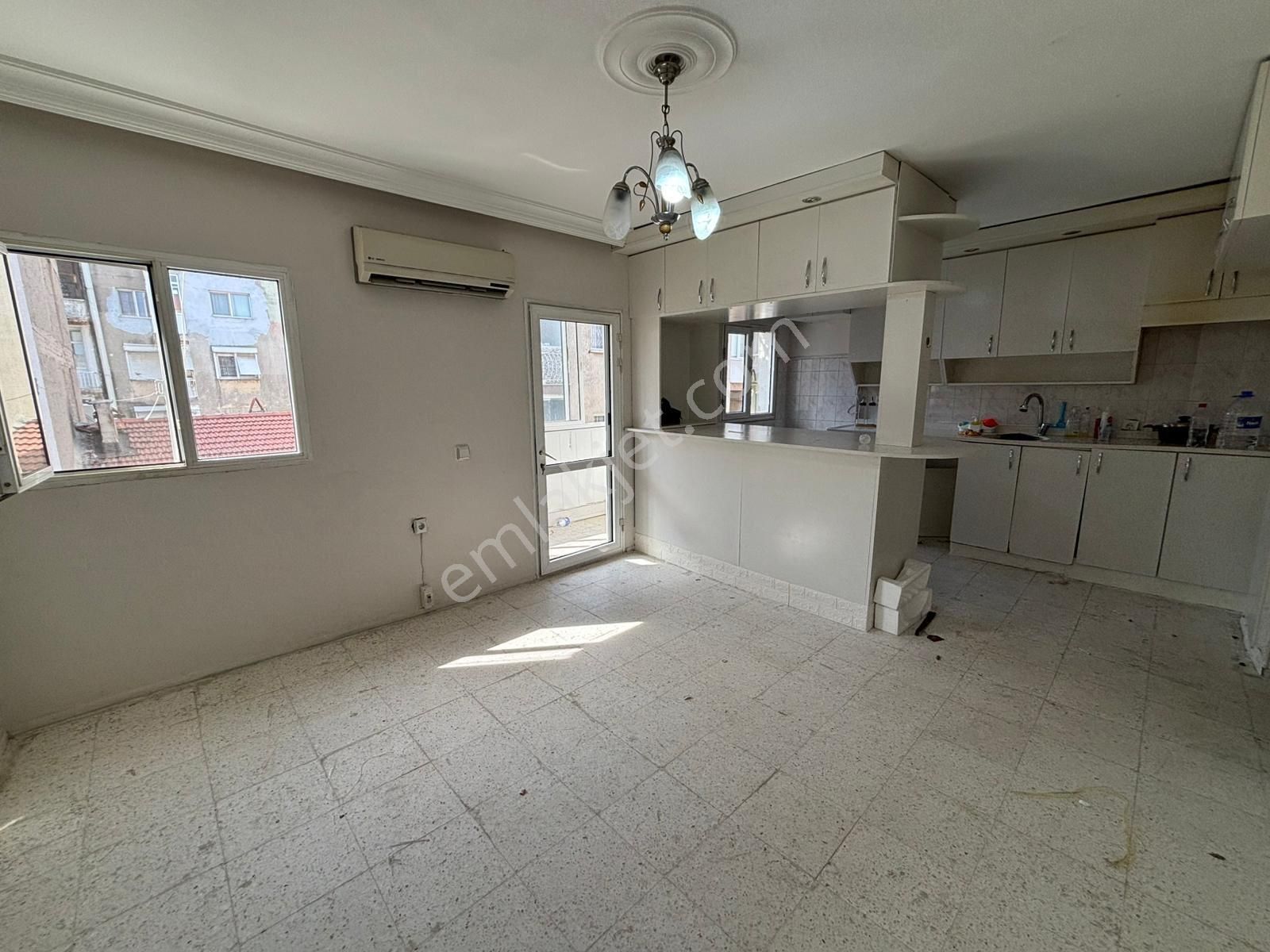 Alsancak Kahramanlar Fuar Yakını 2+1 3.kat Klimalı Kiralık Daire!