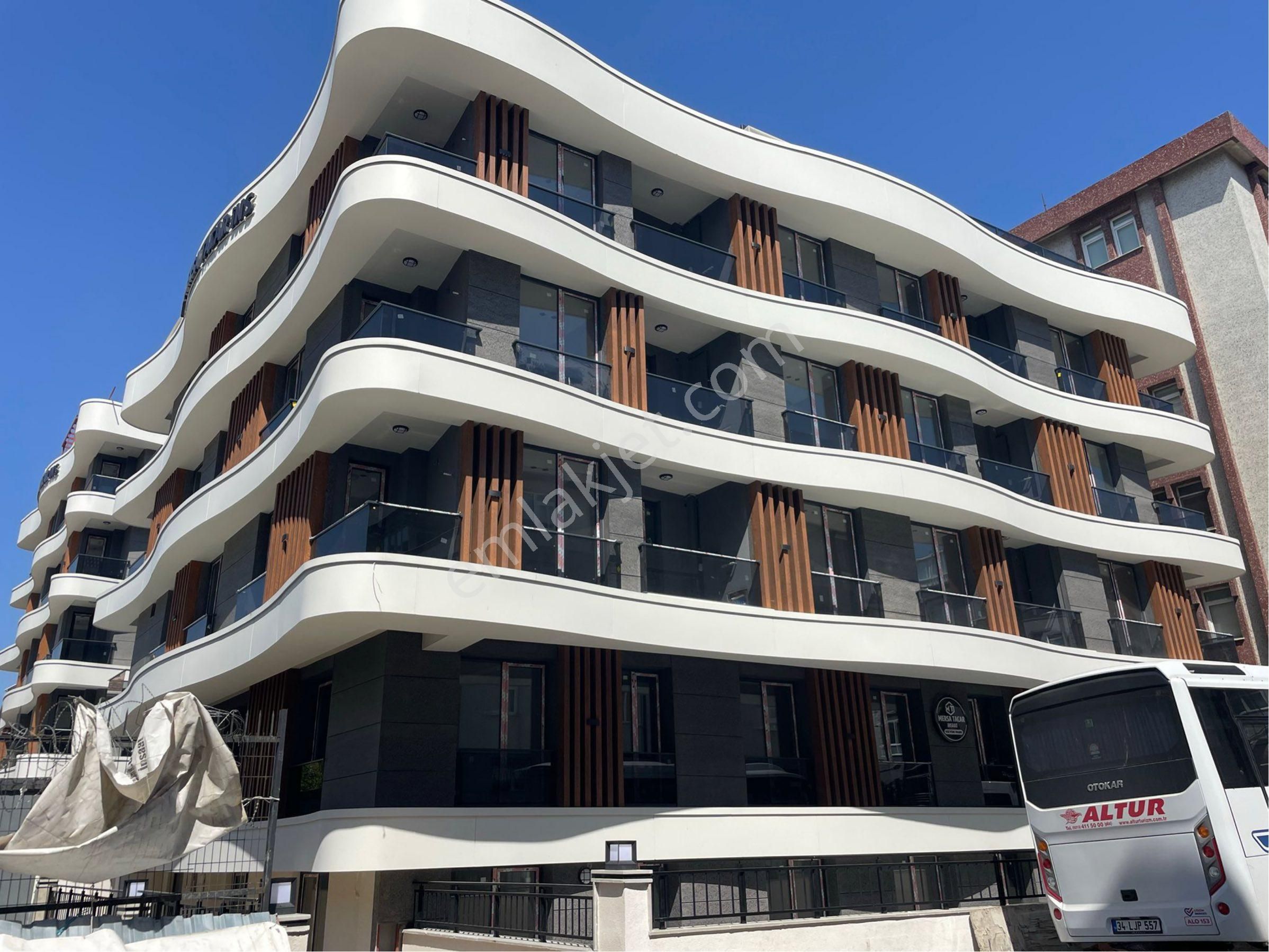 Merkezi Konumda 3+1 Sıfır 130m2 Otoparklı Asansörlü Çift Banyolu Lüx Daire