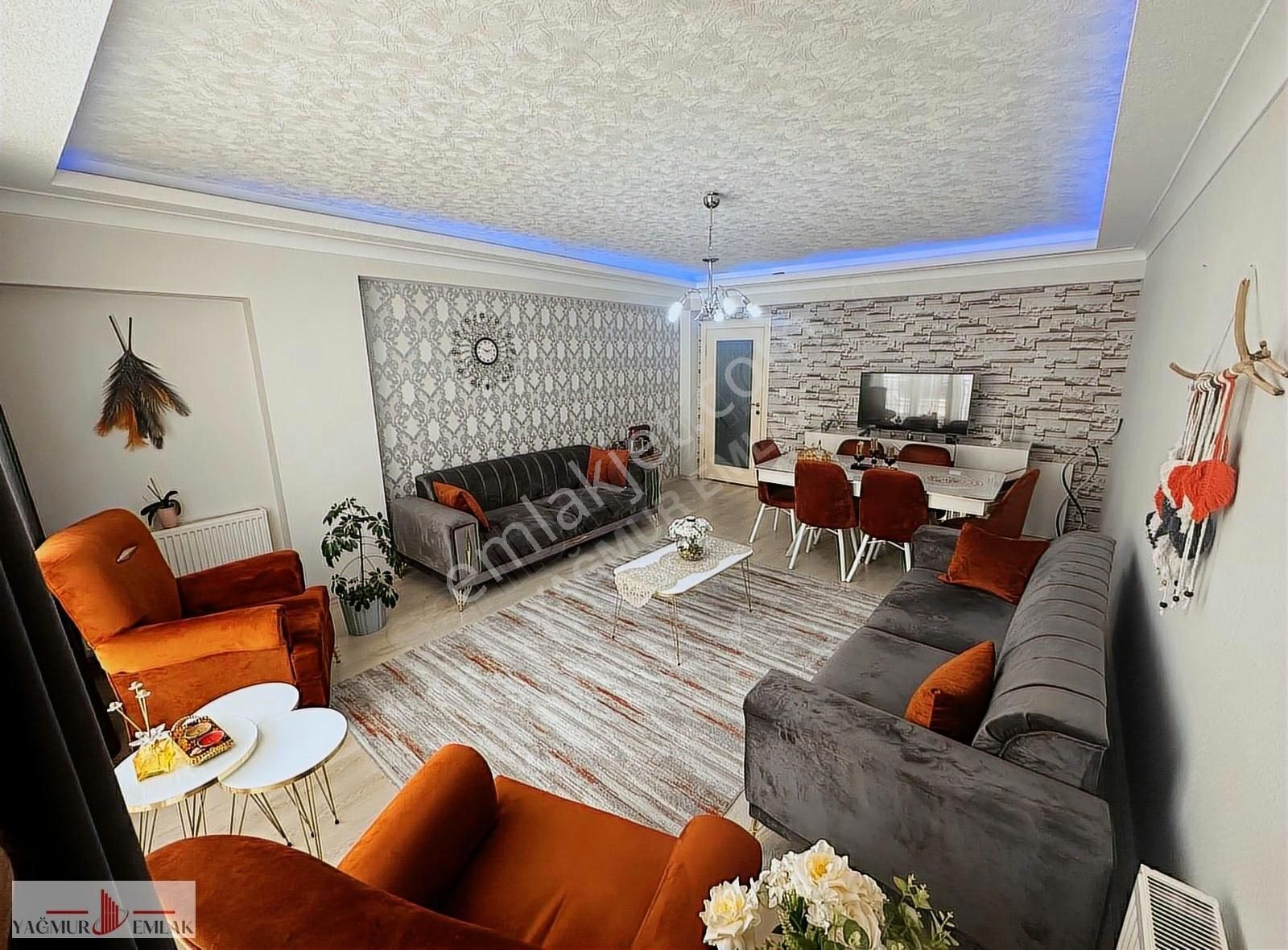 Dutluk Merkezde Ön Cephe Full Yapılı Asansörlü 4+1 Daire
