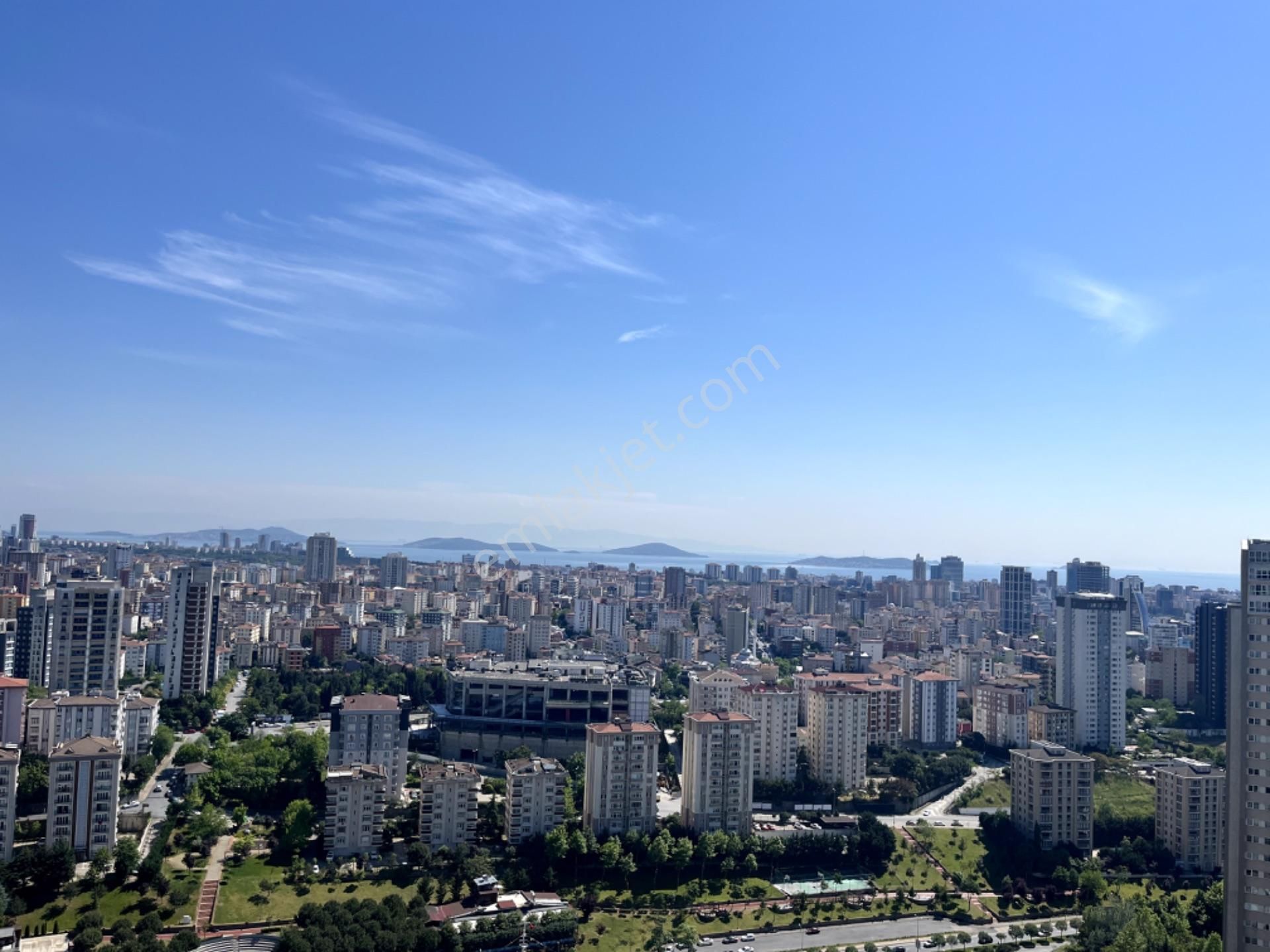 Ataşehir Modern'de Adalar Manzaralı 3+1 Kiralık Daire