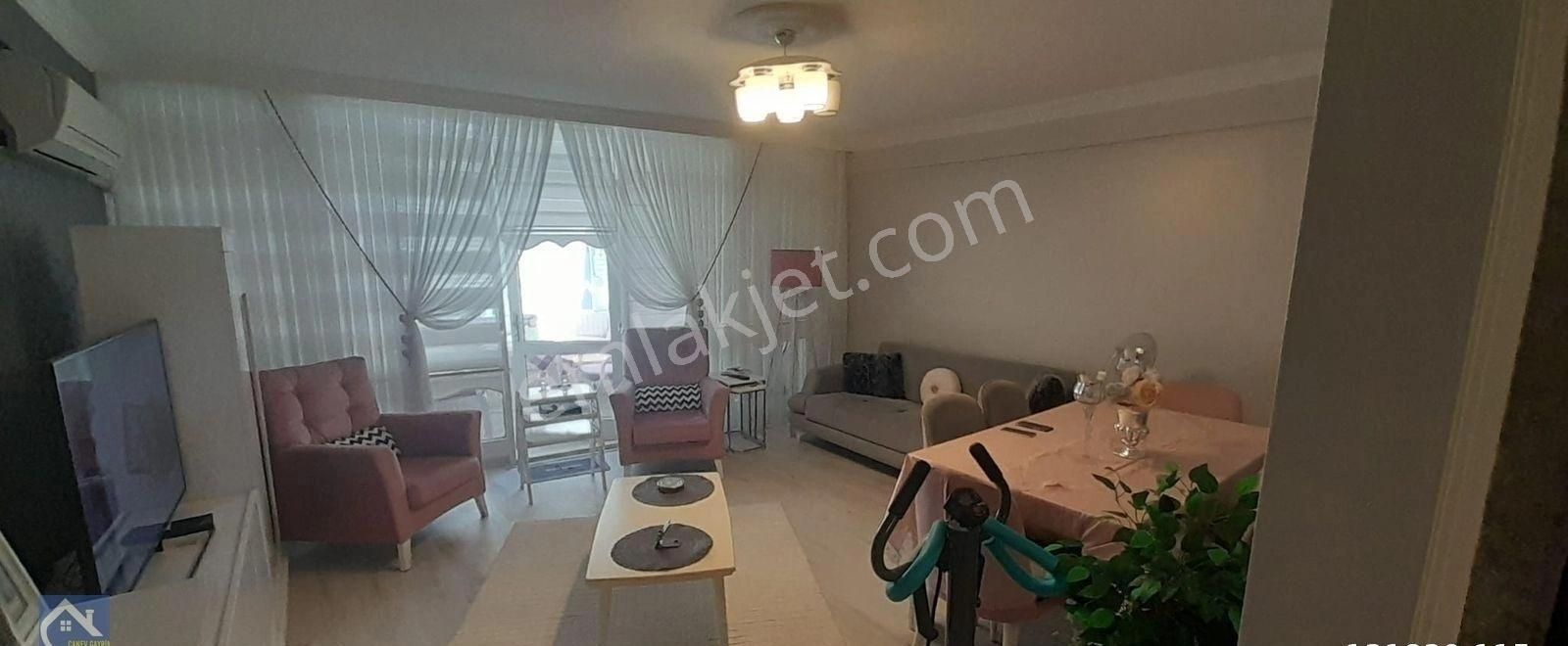 Karşıyaka Merkezde Full Eşyalı 1+1 Arakat 95 M2 Ön Ve Arka Balkonlu Daire