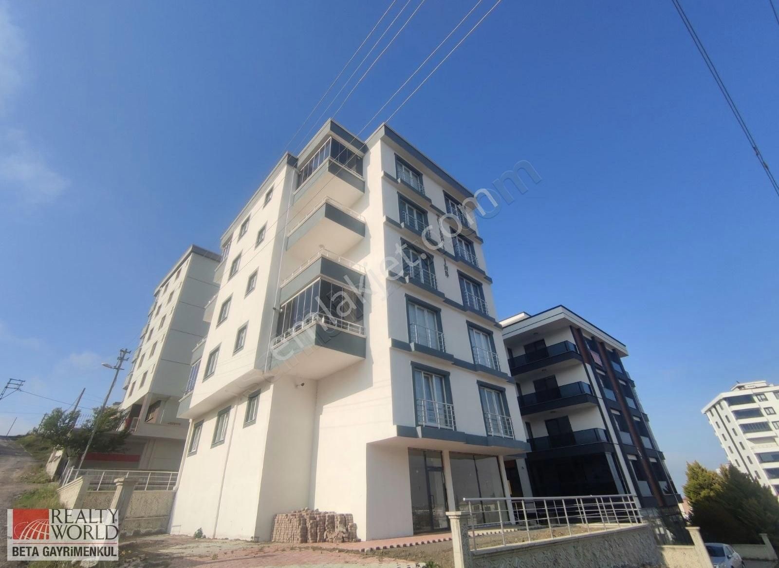 Atakent/ali Gaffar Okkan Cd. Cephe Köşe Manzaralı Salon Ayrı 2+1