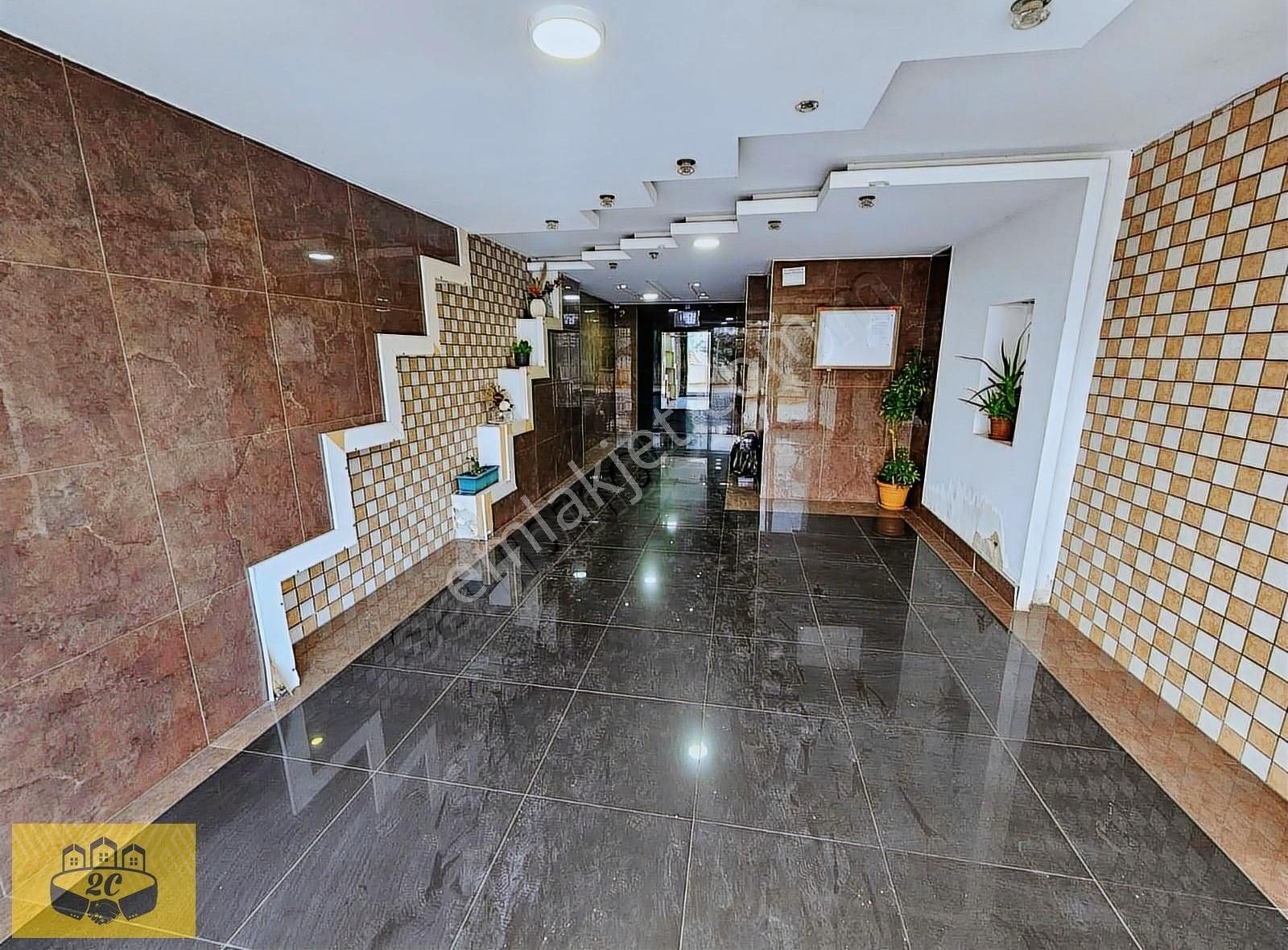 4+1 Kapalı Mutfak+giyinme Odalı+çift Banyolu+kombi+ankastre+