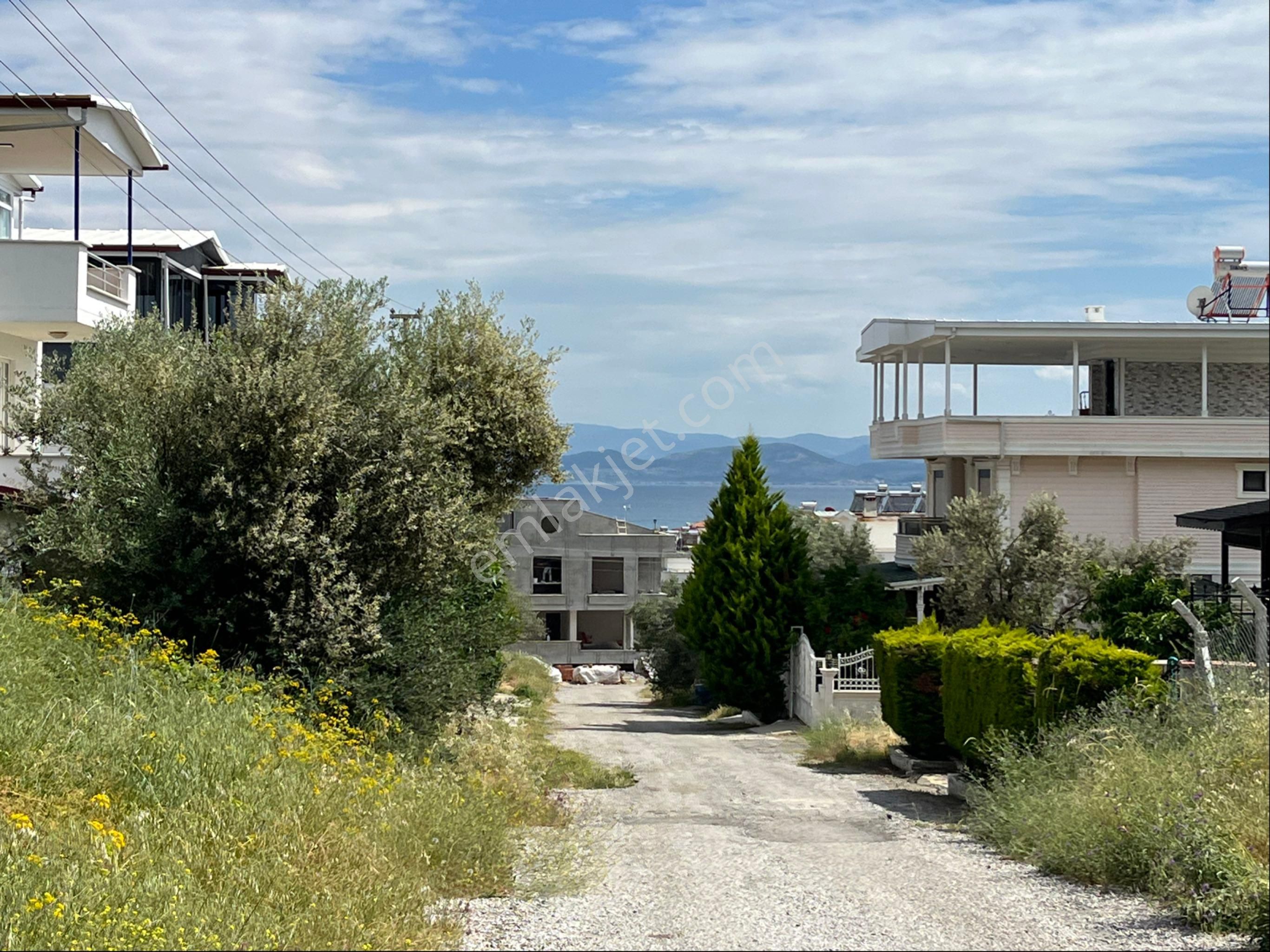 Güre İskelesinde 530 Metrekare Köşe Parsel Deniz Mazaralı Muhteşem Arsa