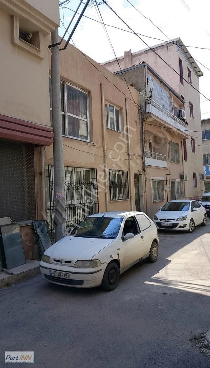 Karabağlar Yeşillik Caddesinde Sanayiye Uygun Müstakil Ev