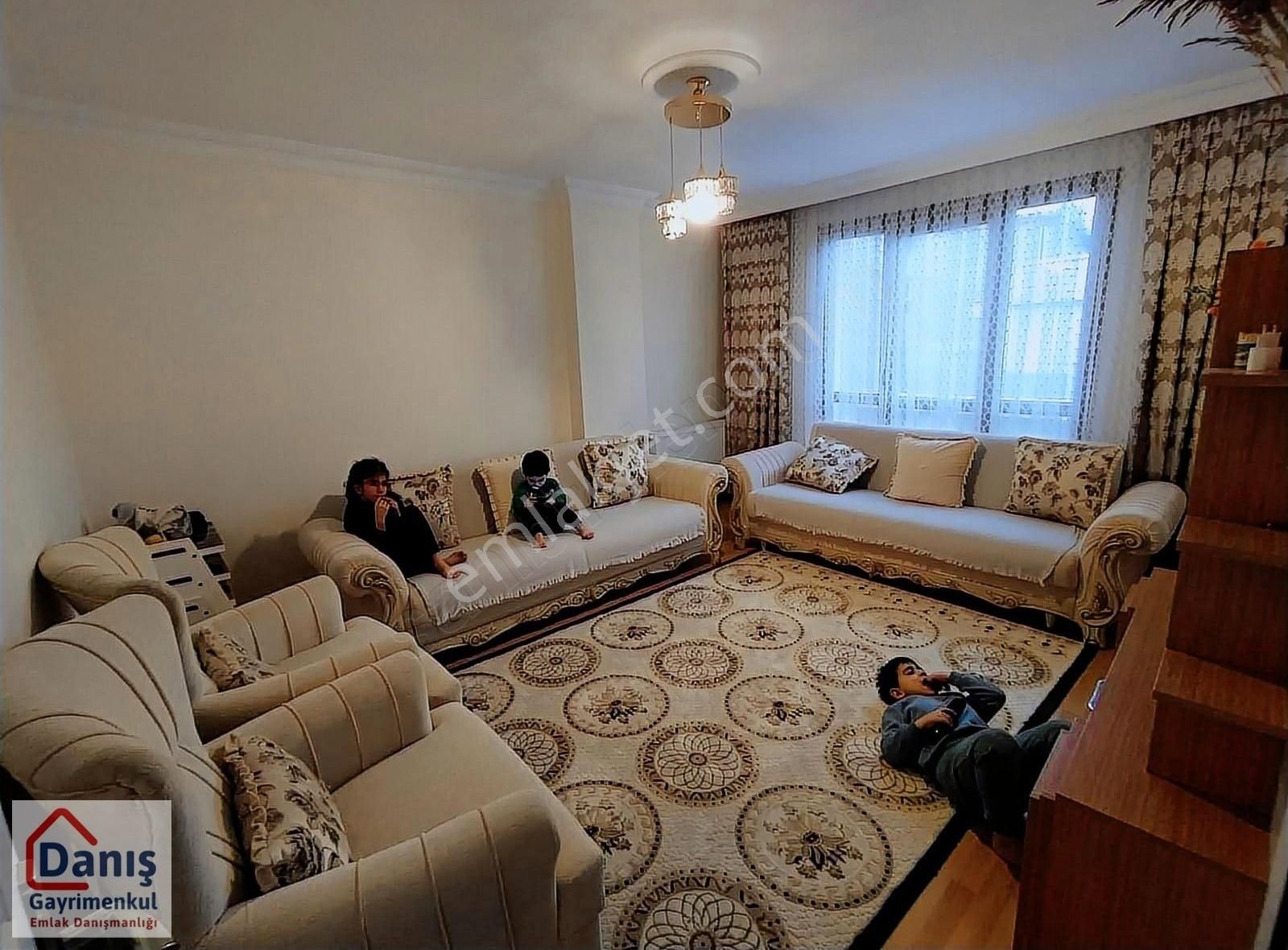 Emaar'a 5 Dk. Ve Bulgurlu Metrosuna 15 Dk. Mesafede 3+1 Dubleks
