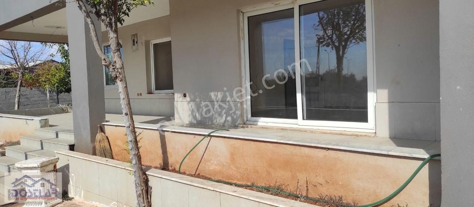 H.limanı Altınova Blv. Üzeri 1100 M2 Arsa Ve 140 M2 Ev Kiralık