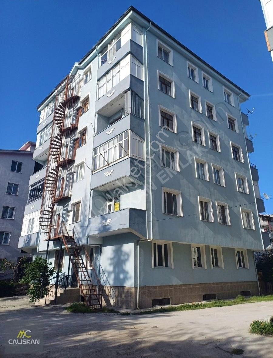 Yeşilırmak Mahallesinde Merkezi Konumda Satılık 2+1 Daire