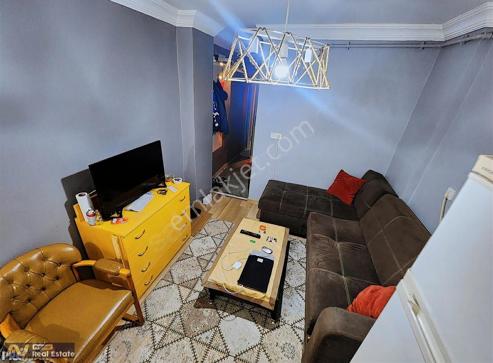Fatihte 4 Adet 1+1 Eşyalı Yüksek Kira Getirili Daire Komple Bina