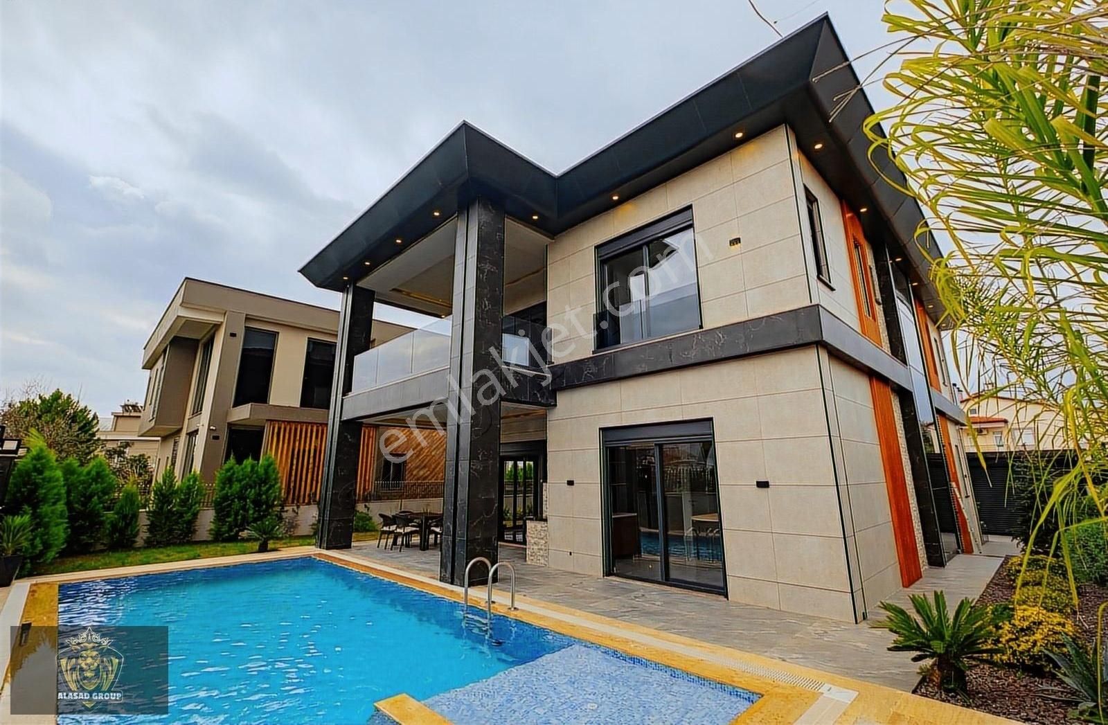 Antalya-döşemealti-yalınlı Ultra Lüx (5+1) Satlık Villa