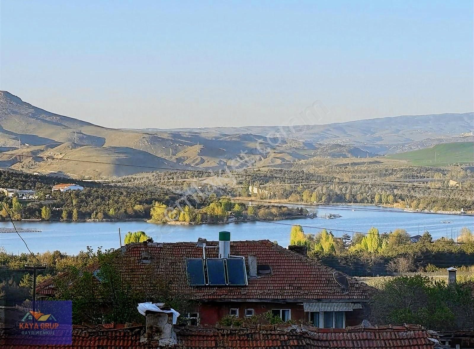Yenibayındır'da Mavi Göl Manzaralı 3+1 Site Dairesi